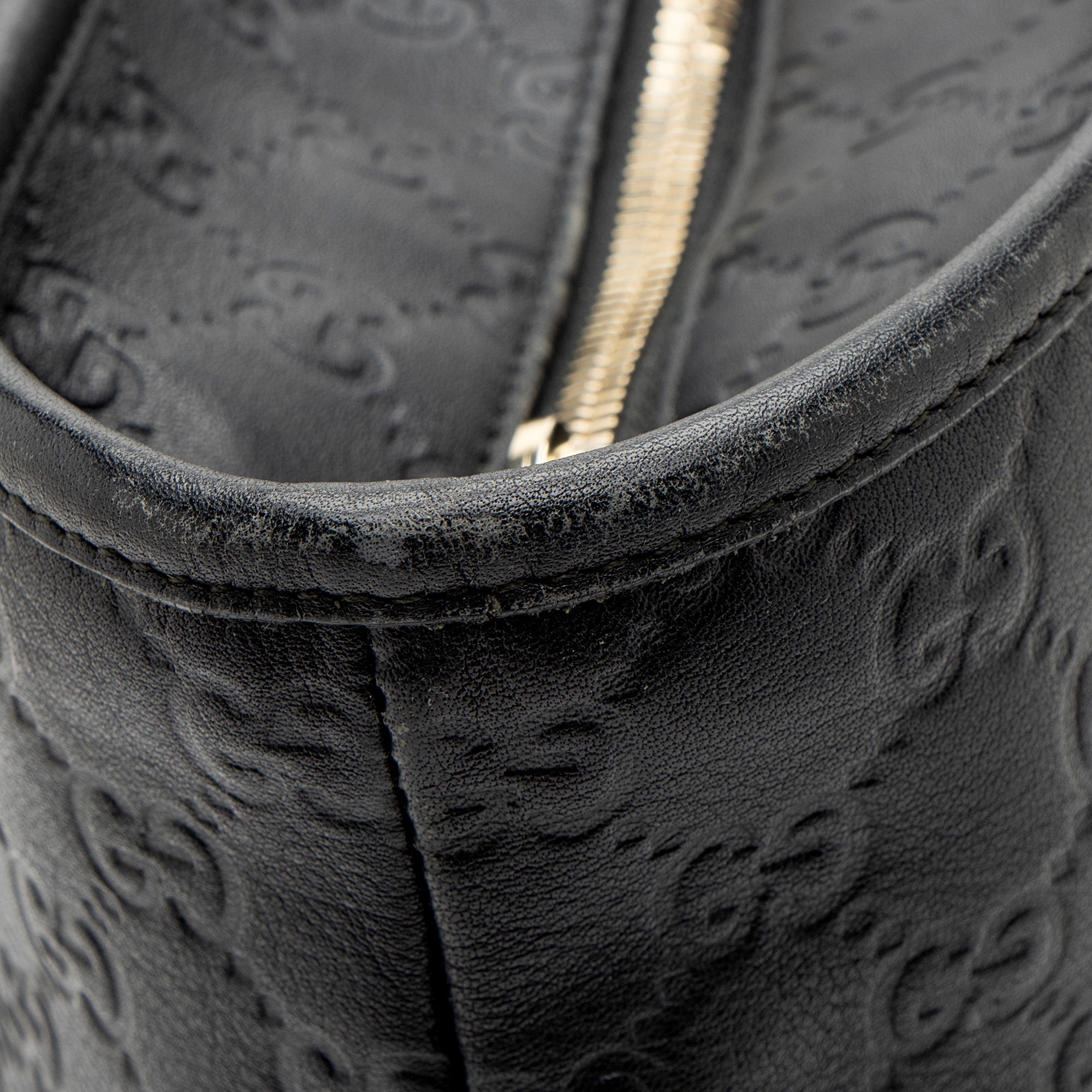Gucci Guccissima Leather Classic Medium Zip Tote (SHF-CnrScb)