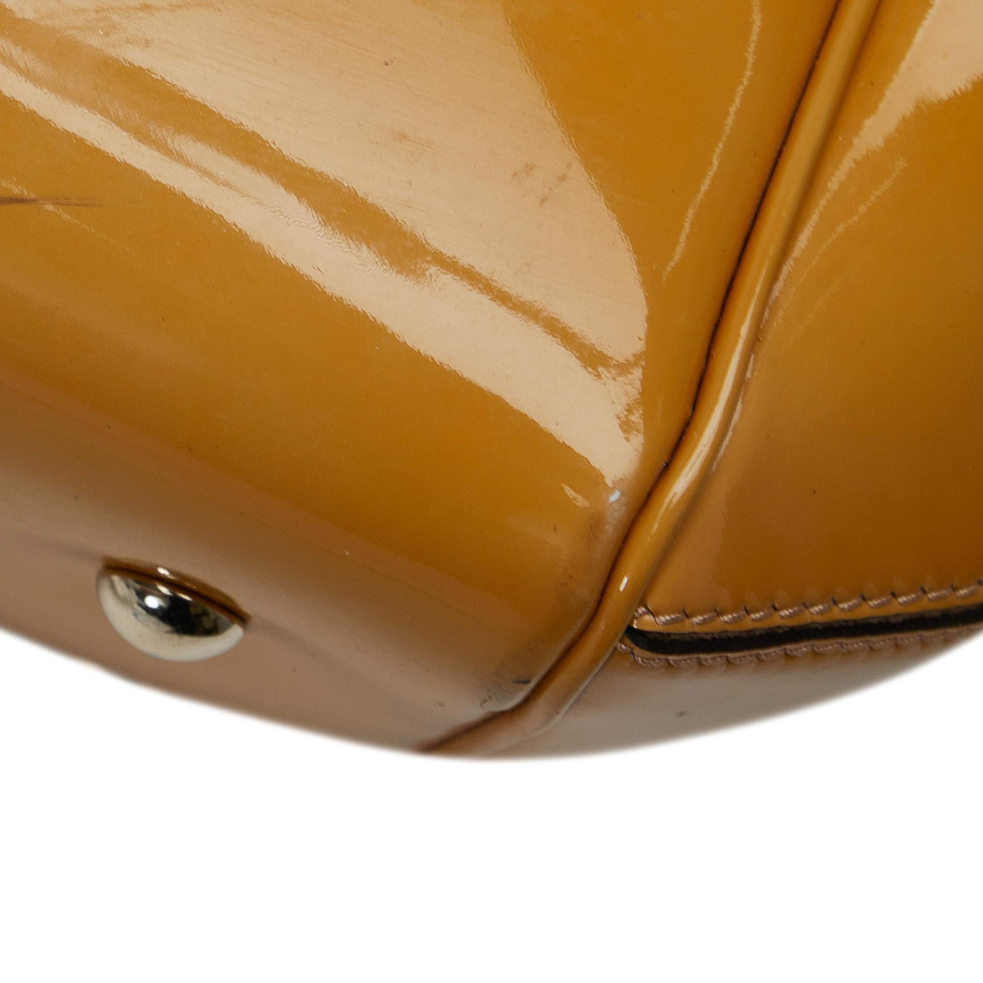 Gucci Guccissima Patent Leather Mayfair Handbag (SHG-JsaISF)