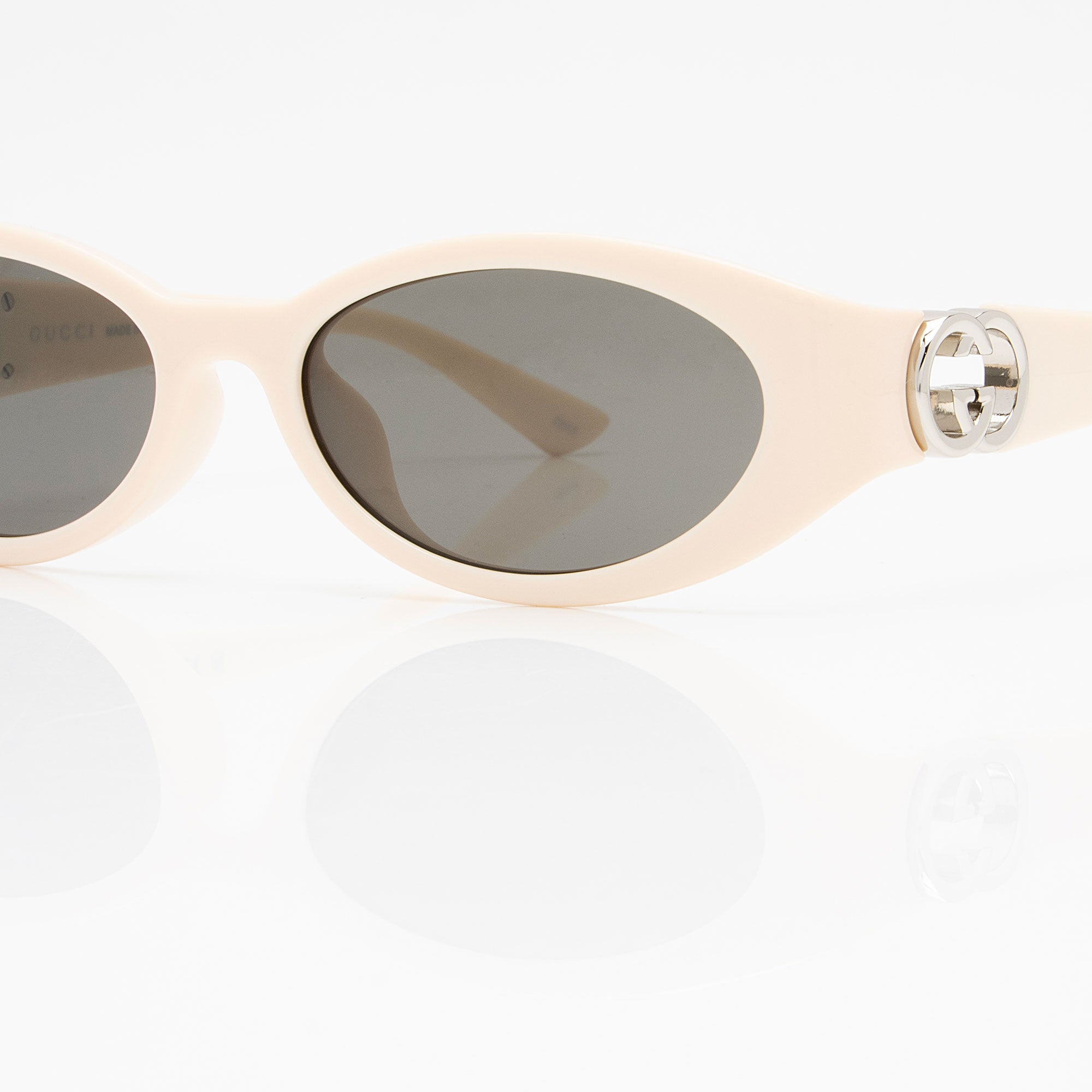 Gucci Interlocking G Oval Sunglasses