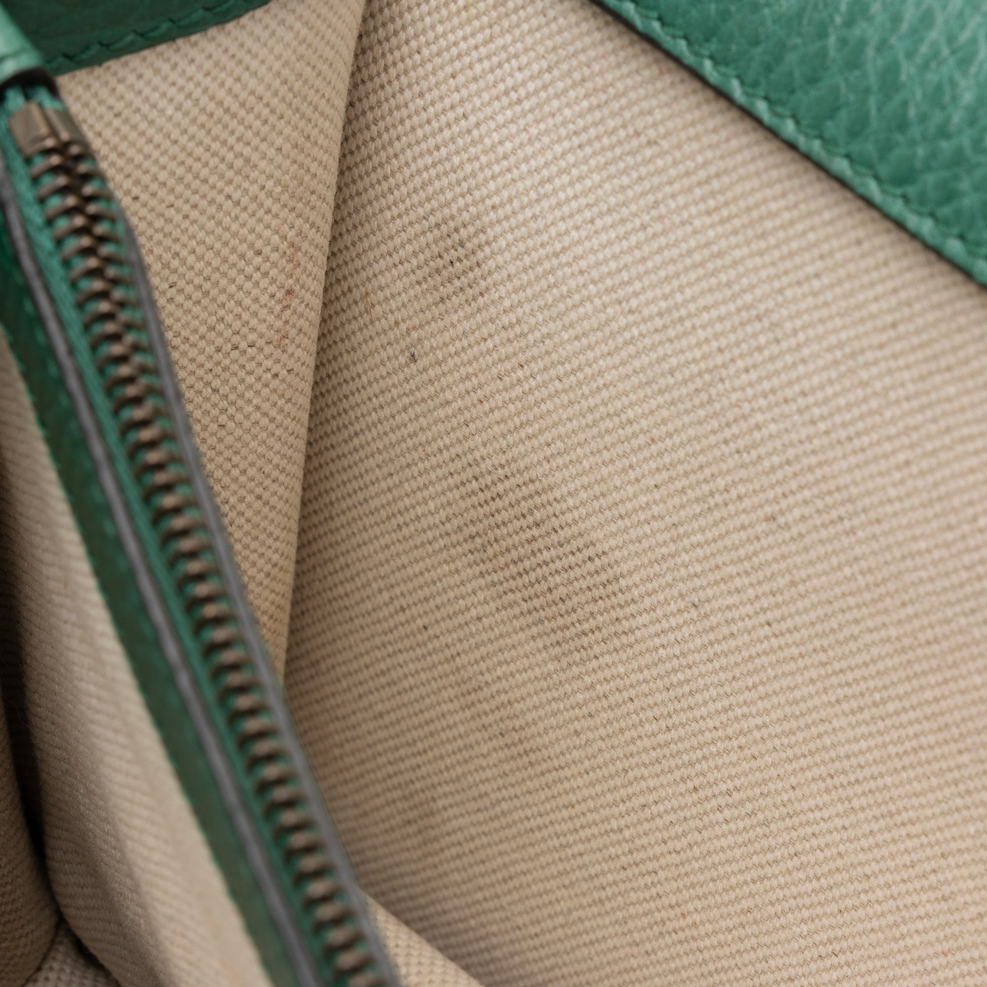 Gucci Leather Crystal Dionysus Small Shoulder Bag (SHF-JAZQrx)