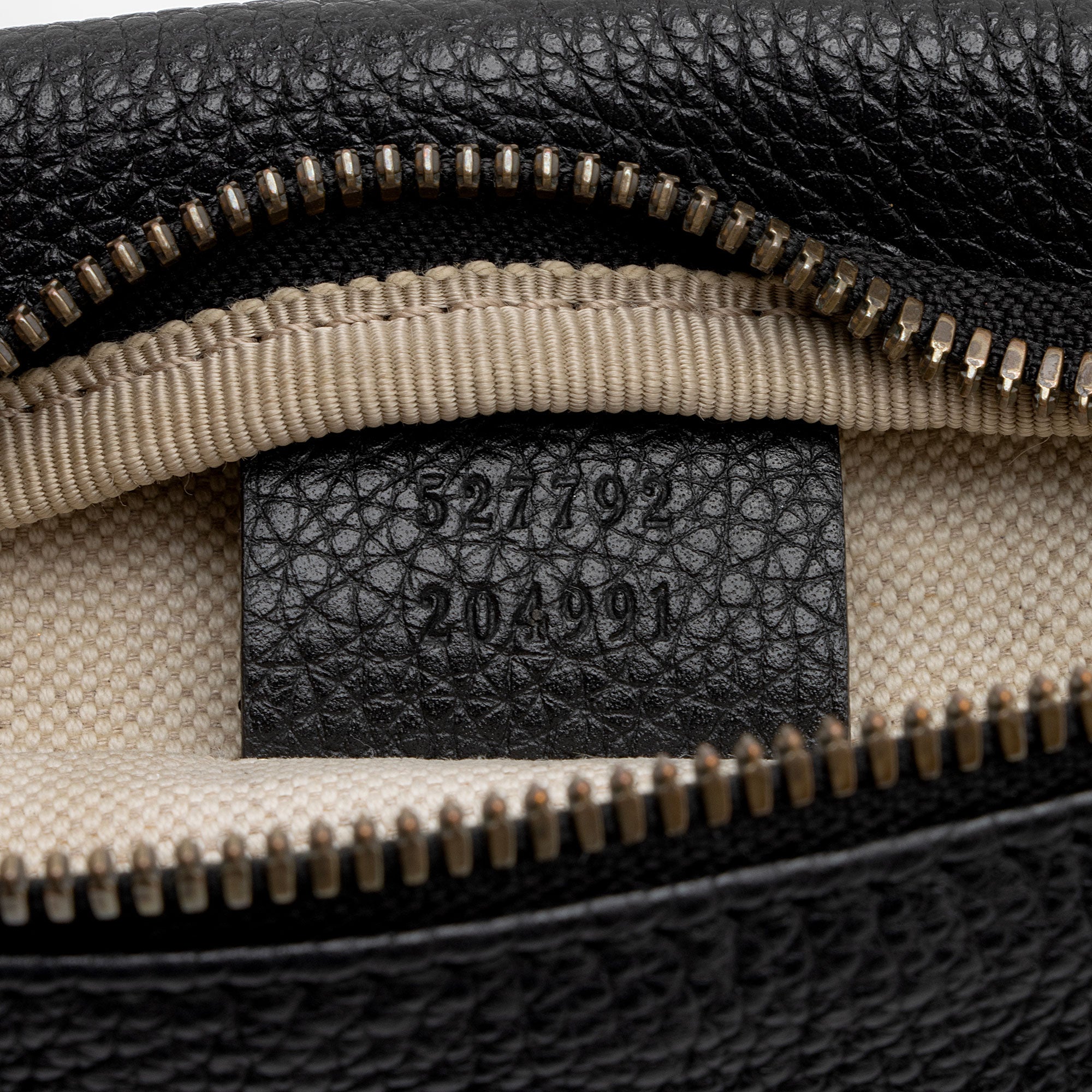 Gucci Leather Logo Belt Bag (SHF-NyrC5V)