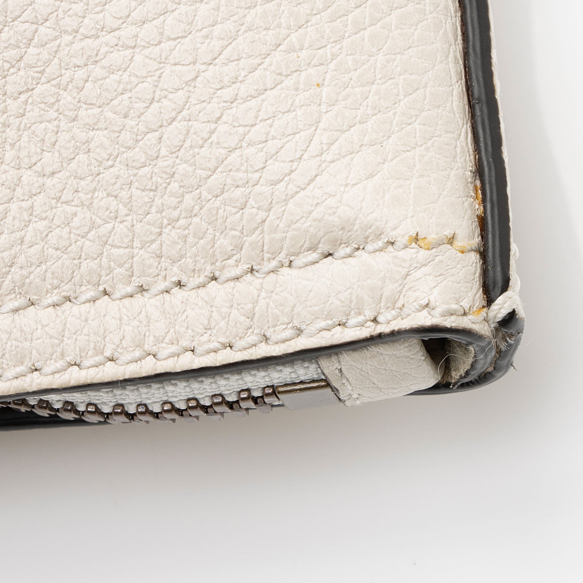 Gucci Leather Logo Zip Pouch (SHF-voC0bh)