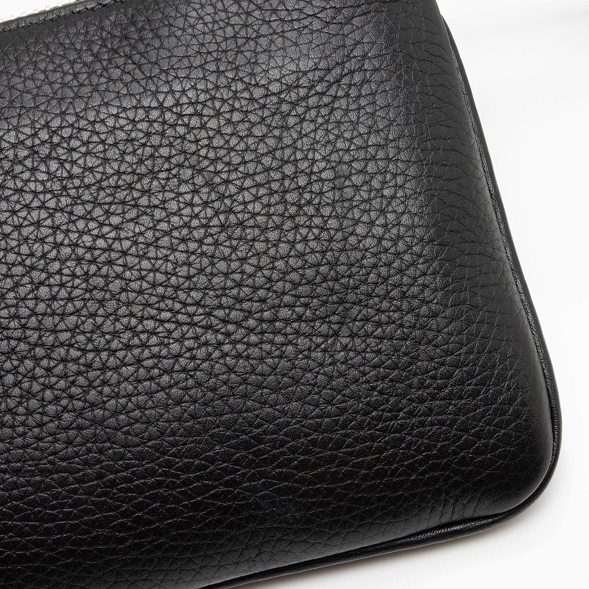 Gucci Leather Soho Wristlet (SHF-tCQd7D)