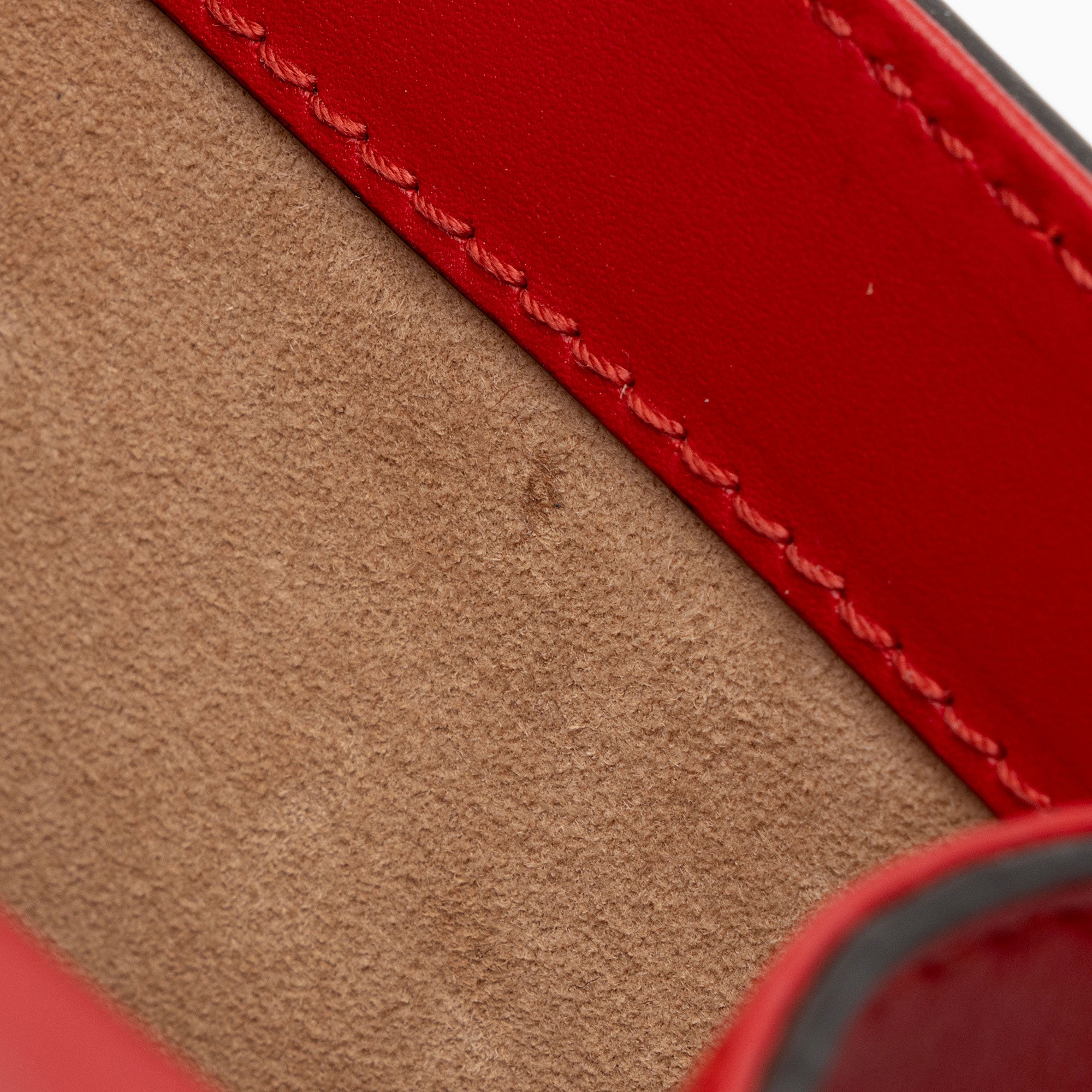 Gucci Leather Sylvie Mini Chain Bag