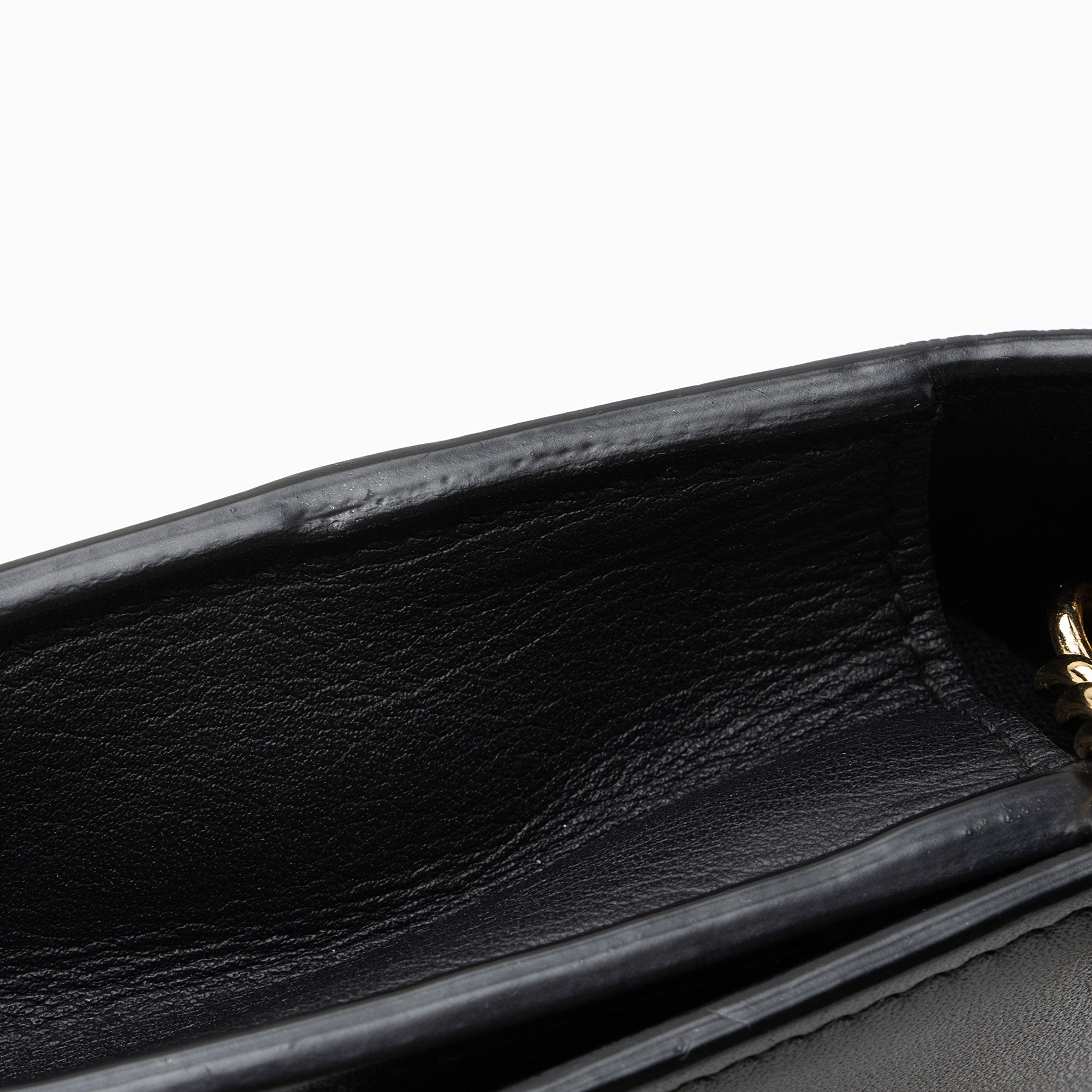 Gucci Leather Sylvie Super Mini Bag (SHF-pKo8lR)