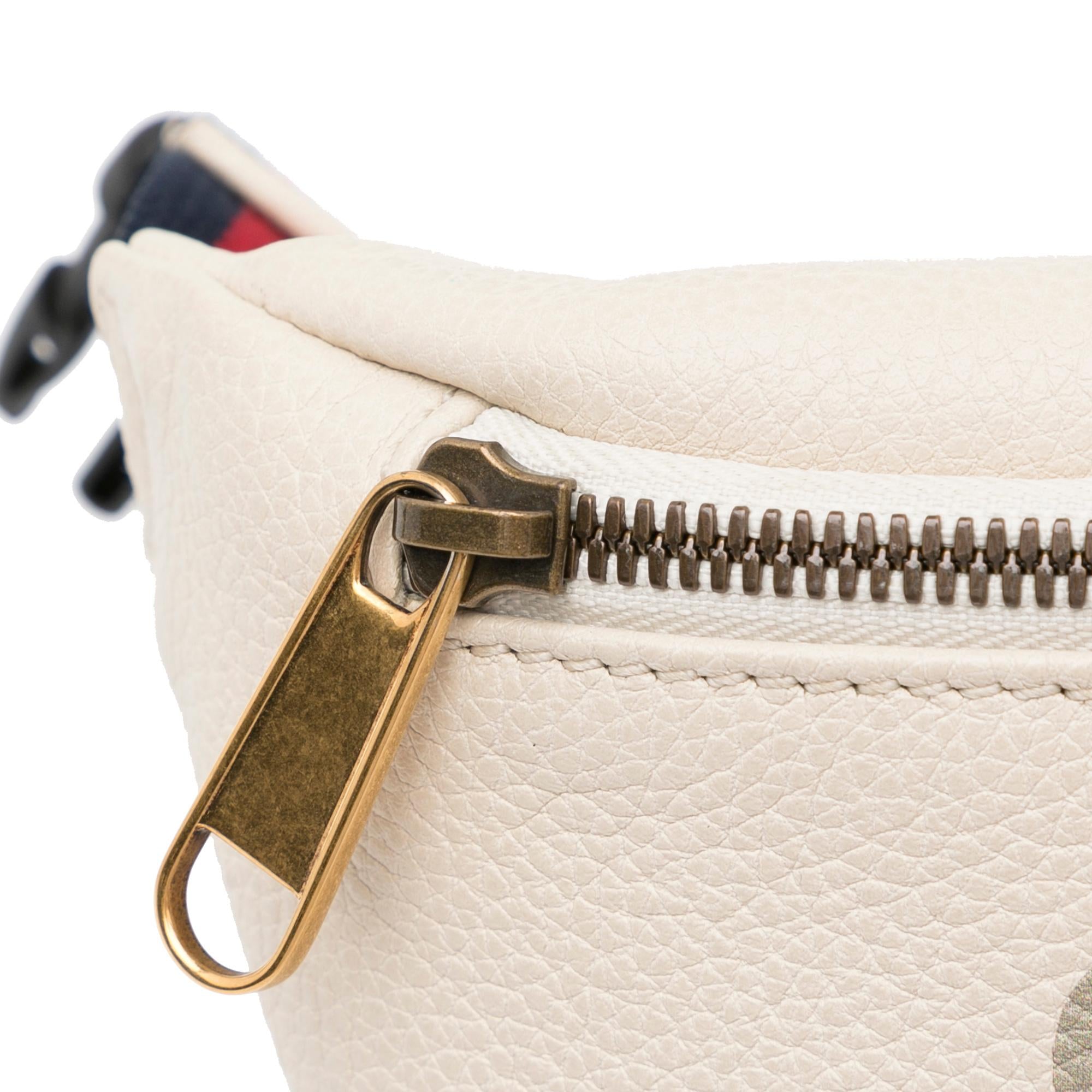 Gucci Logo Belt Bag (SHG-GSXfKP)