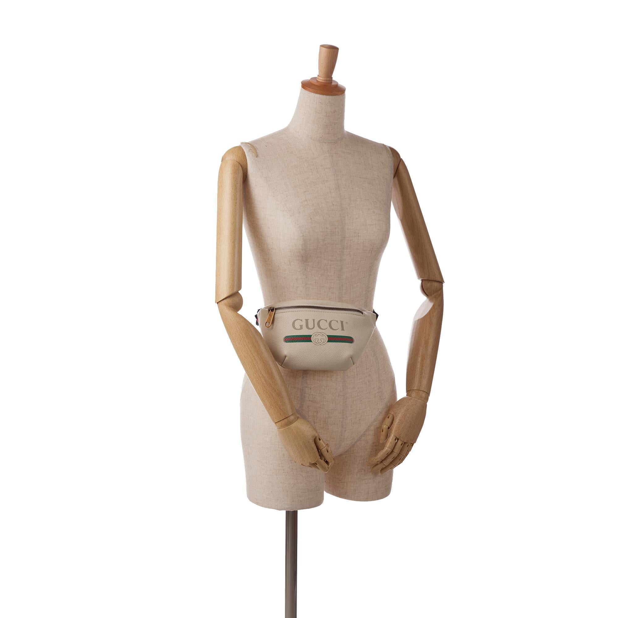 Gucci Logo Belt Bag (SHG-GSXfKP)