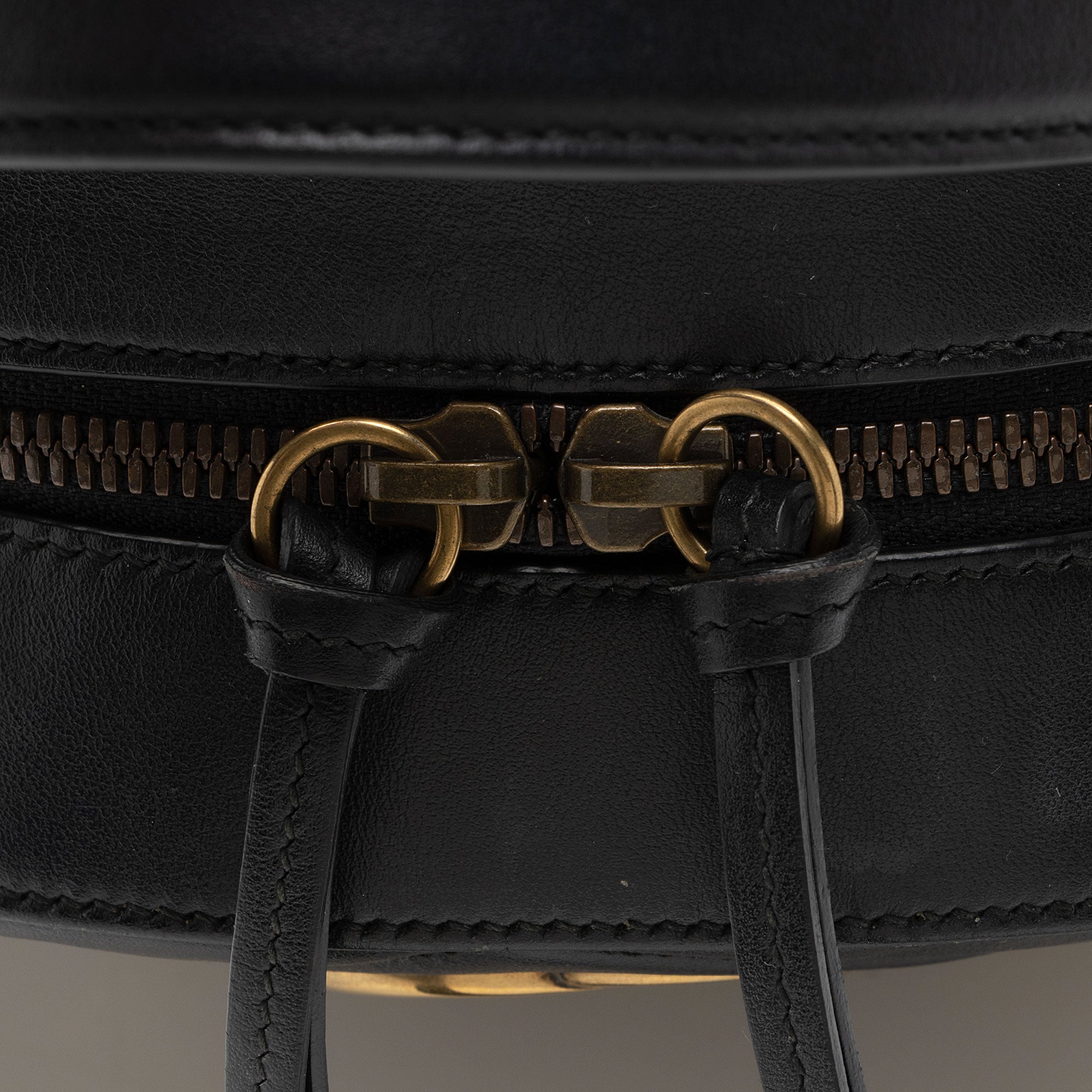 Gucci Matelasse Leather GG Marmont Animal Studs Backpack (SHF-1Xptvj)