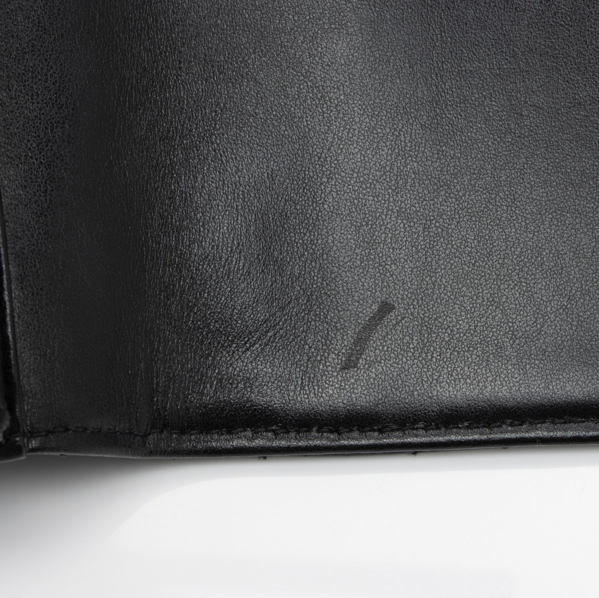 Gucci Matelasse Leather GG Marmont Clutch (SHF-v89K6D)