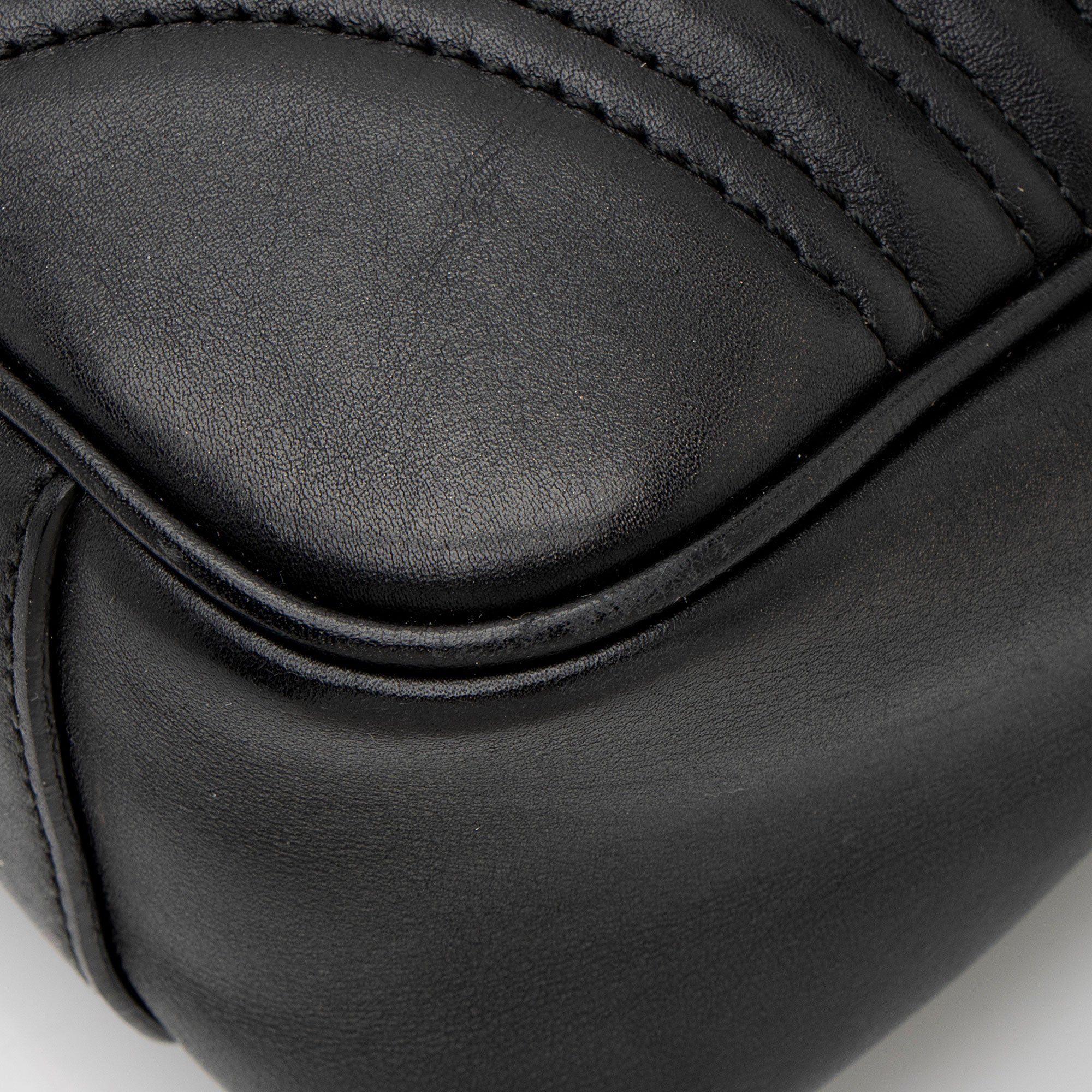 Gucci Matelasse Leather GG Marmont Medium Flap Bag