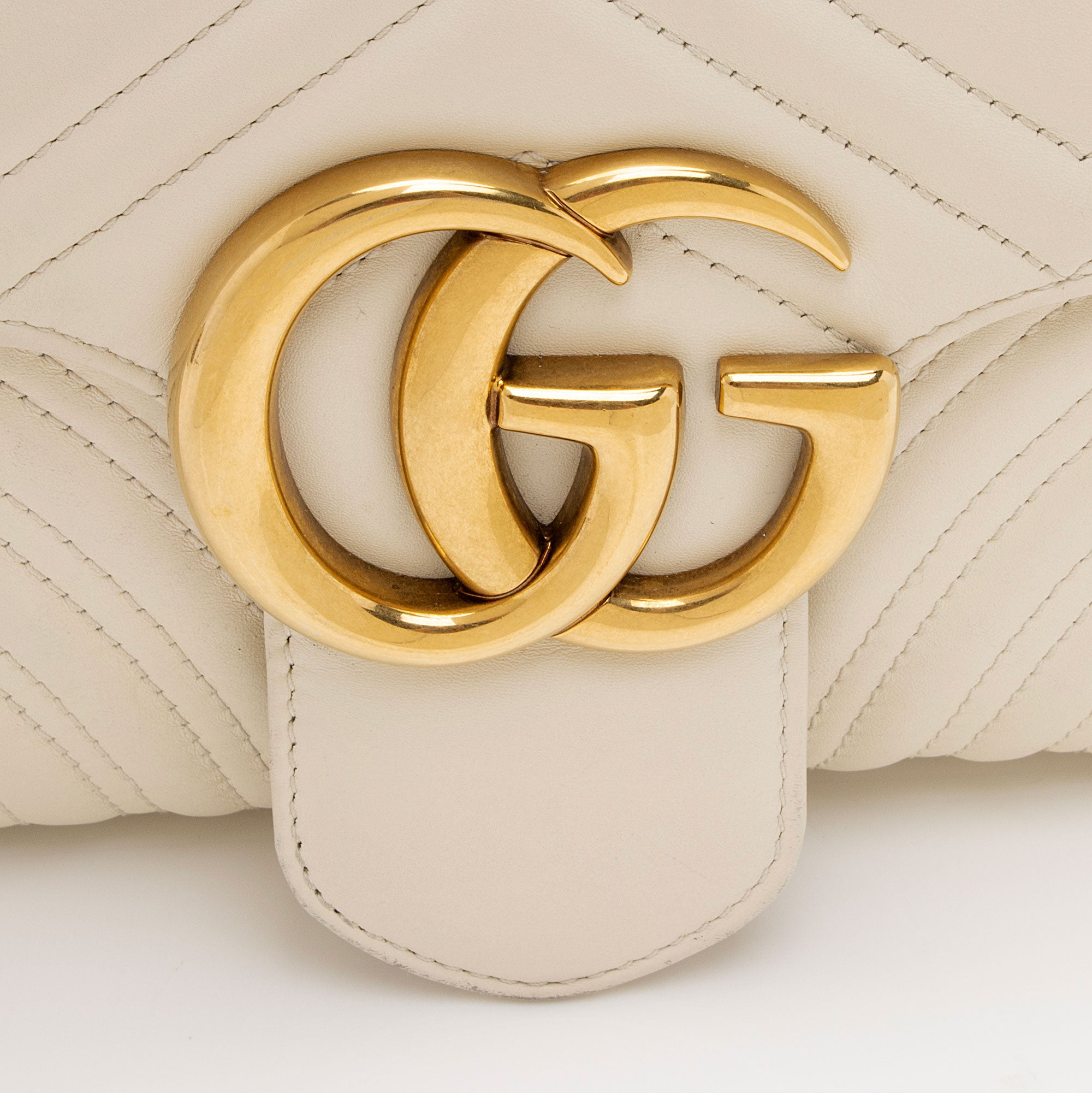 Gucci Matelasse Leather GG Marmont Medium Shoulder Bag (SHF-vZzq6k)