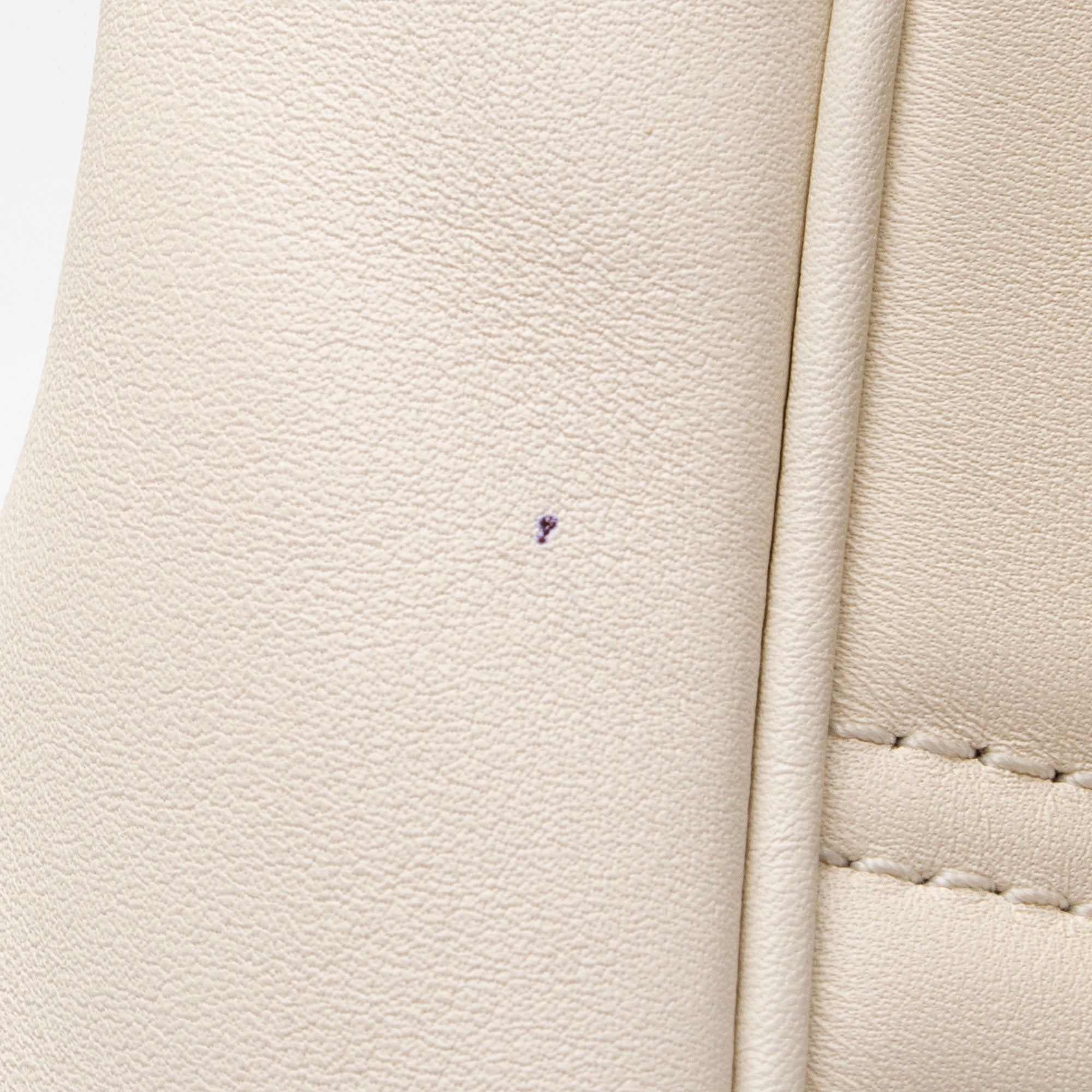 Gucci Matelasse Leather GG Marmont Medium Shoulder Bag (SHF-vZzq6k)