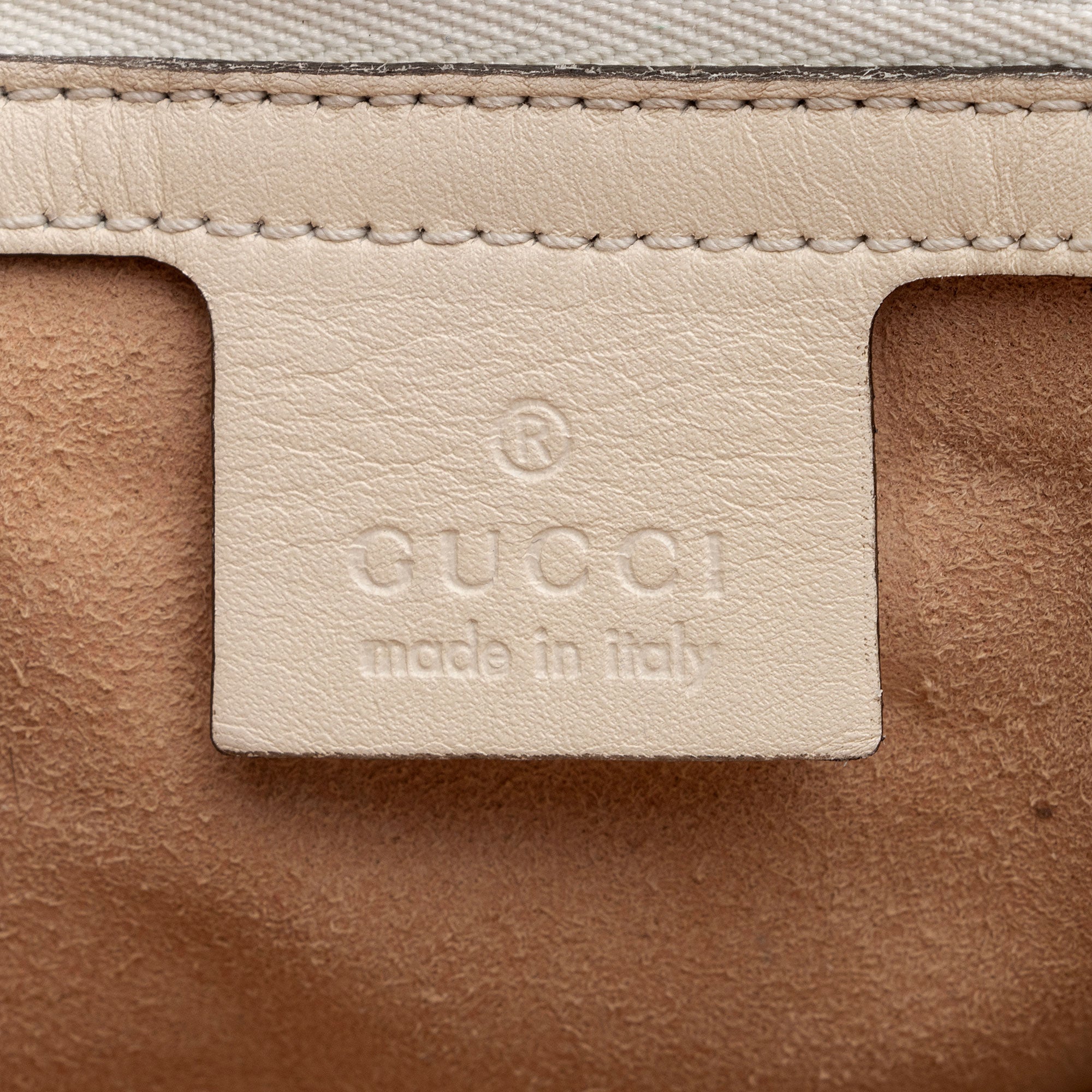 Gucci Matelasse Leather GG Marmont Medium Shoulder Bag (SHF-vZzq6k)