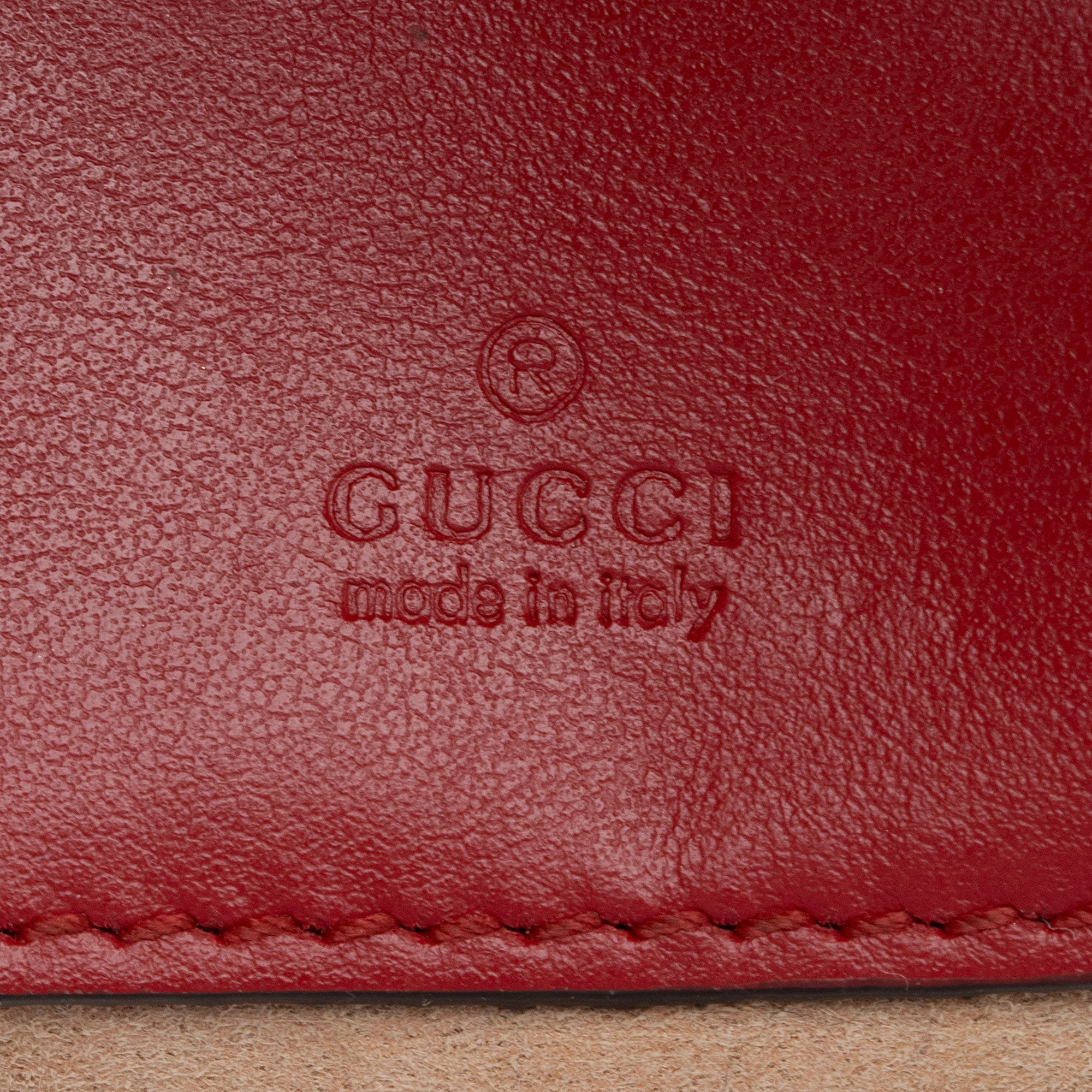 Gucci Matelasse Leather GG Marmont Mini Bucket Bag (SHF-T9mlN1)