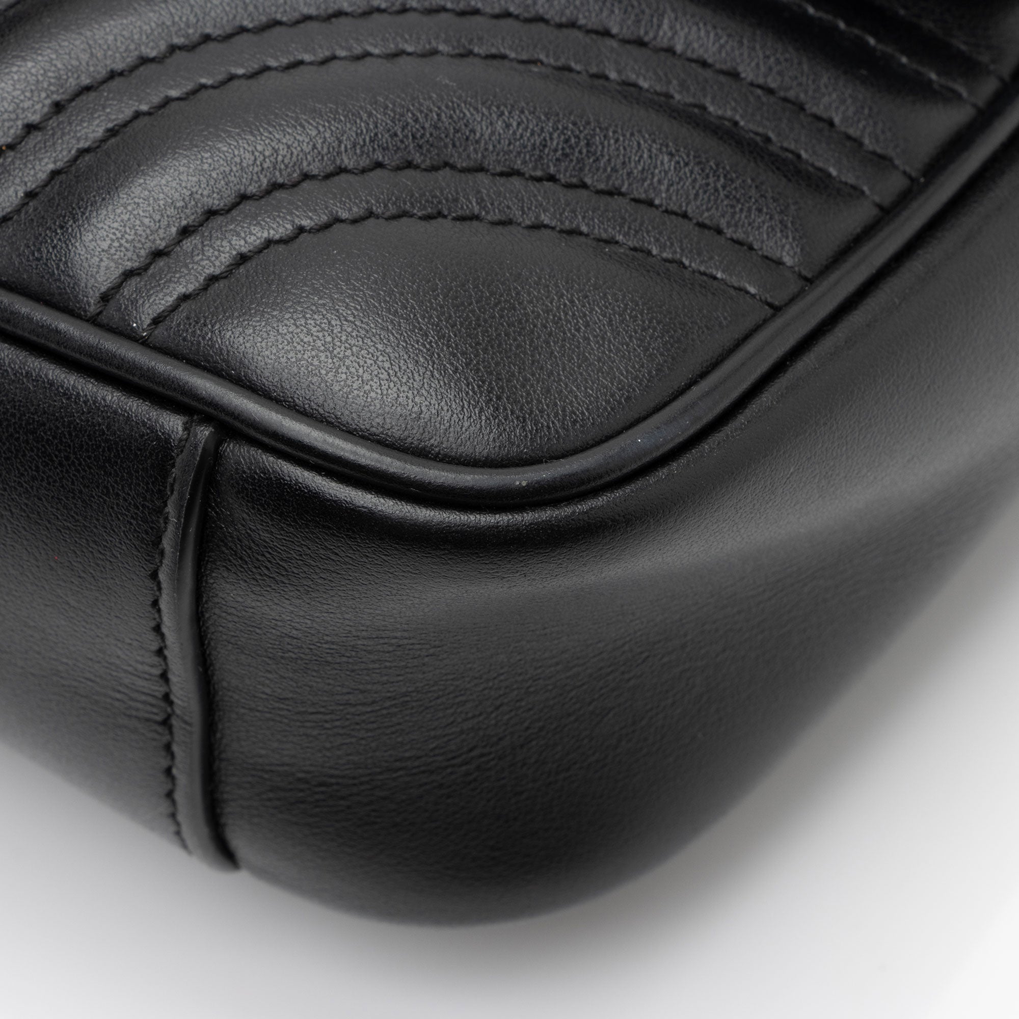 Gucci Matelasse Leather GG Marmont Mini Flap Bag (SHF-3BWamx)