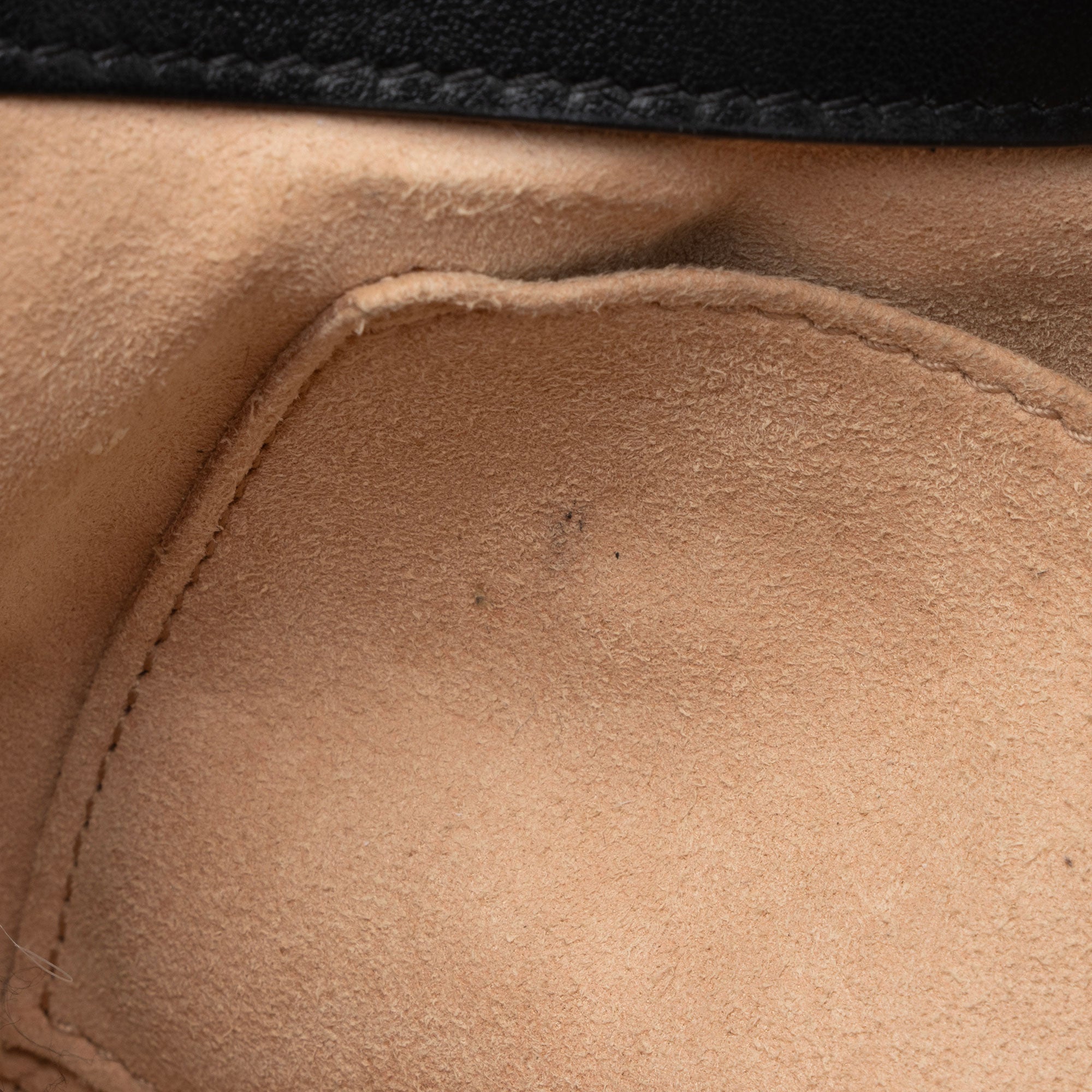 Gucci Matelasse Leather GG Marmont Mini Flap Bag (SHF-3BWamx)