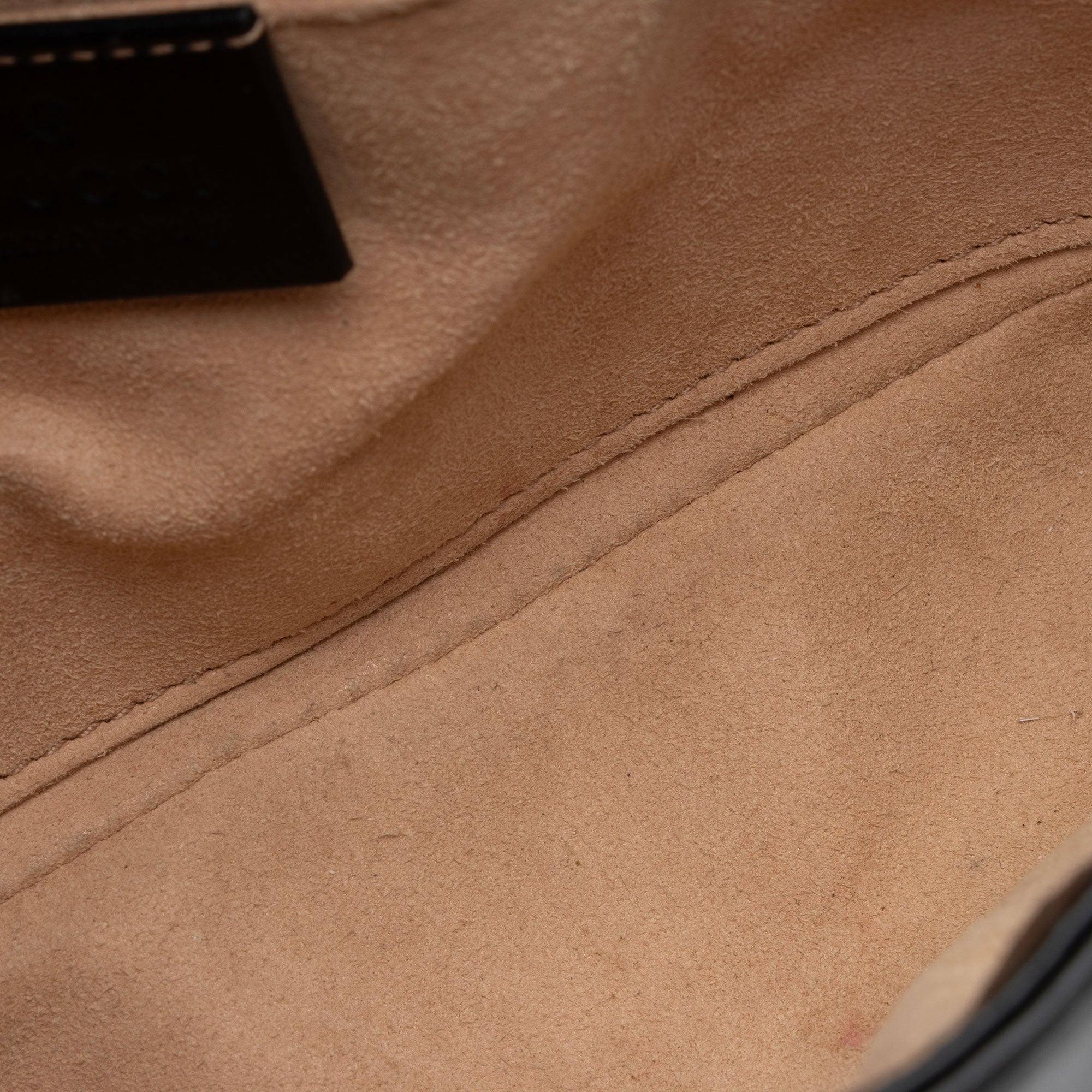 Gucci Matelasse Leather GG Marmont Mini Flap Bag (SHF-3BWamx)