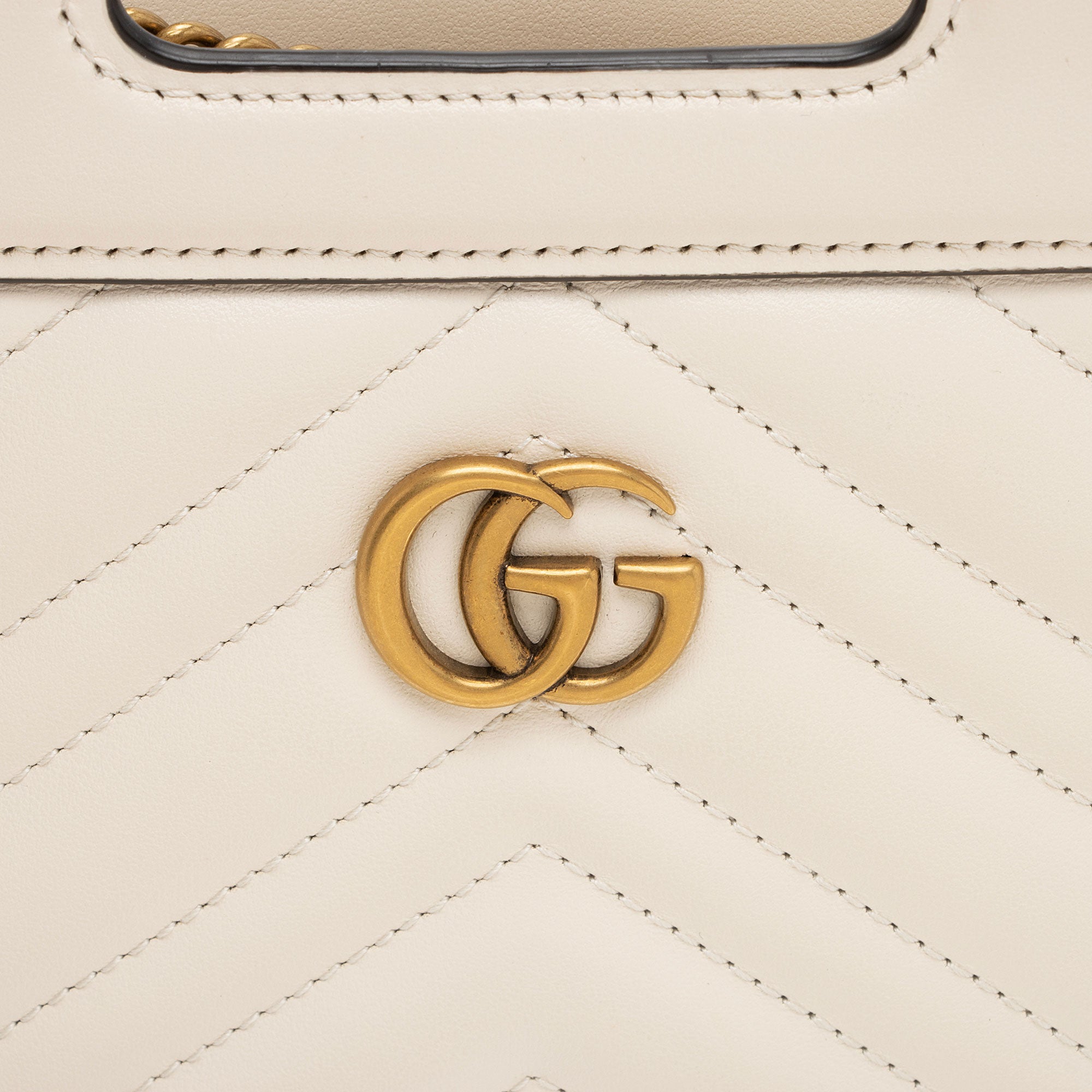 Gucci Matelasse Leather GG Marmont Mini Slip Top Handle (SHF-krsWgi)