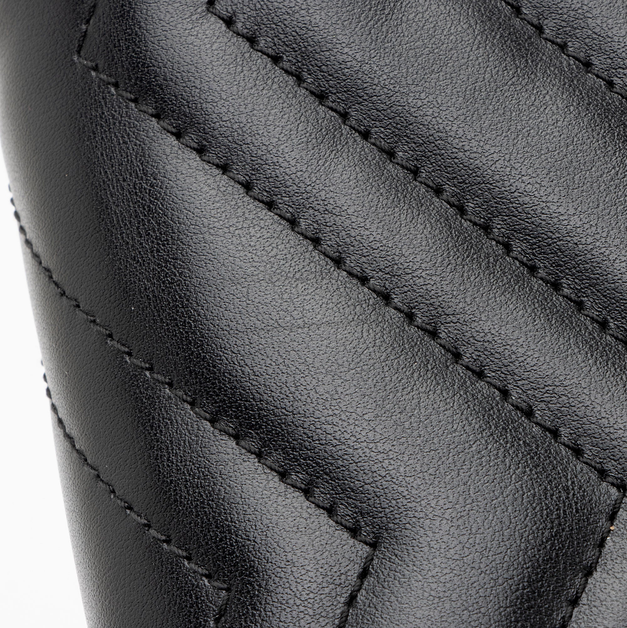 Gucci Matelasse Leather GG Marmont Monochrome Belt Bag (SHF-2itioi)