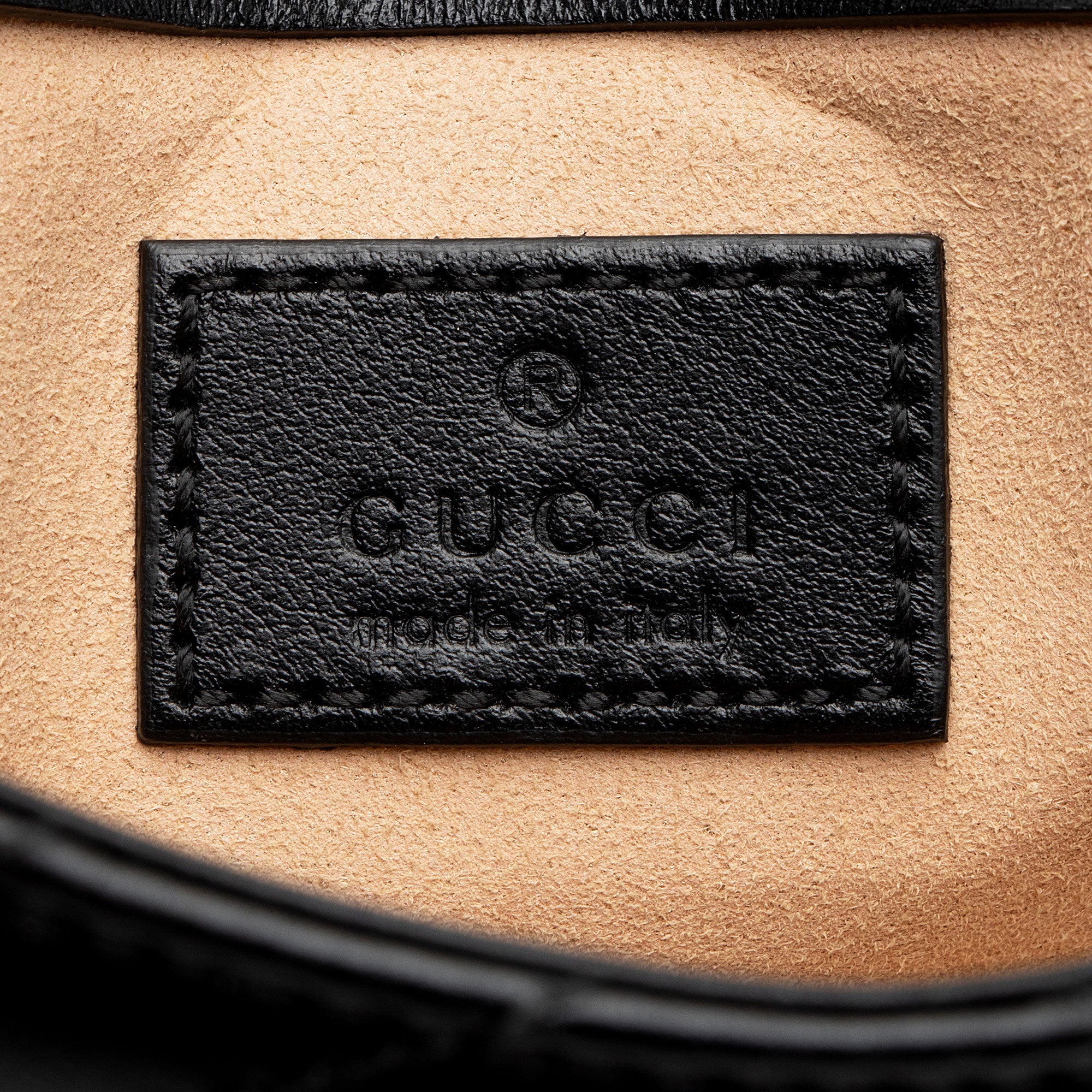 Gucci Matelasse Leather GG Marmont Monochrome Belt Bag (SHF-2itioi)