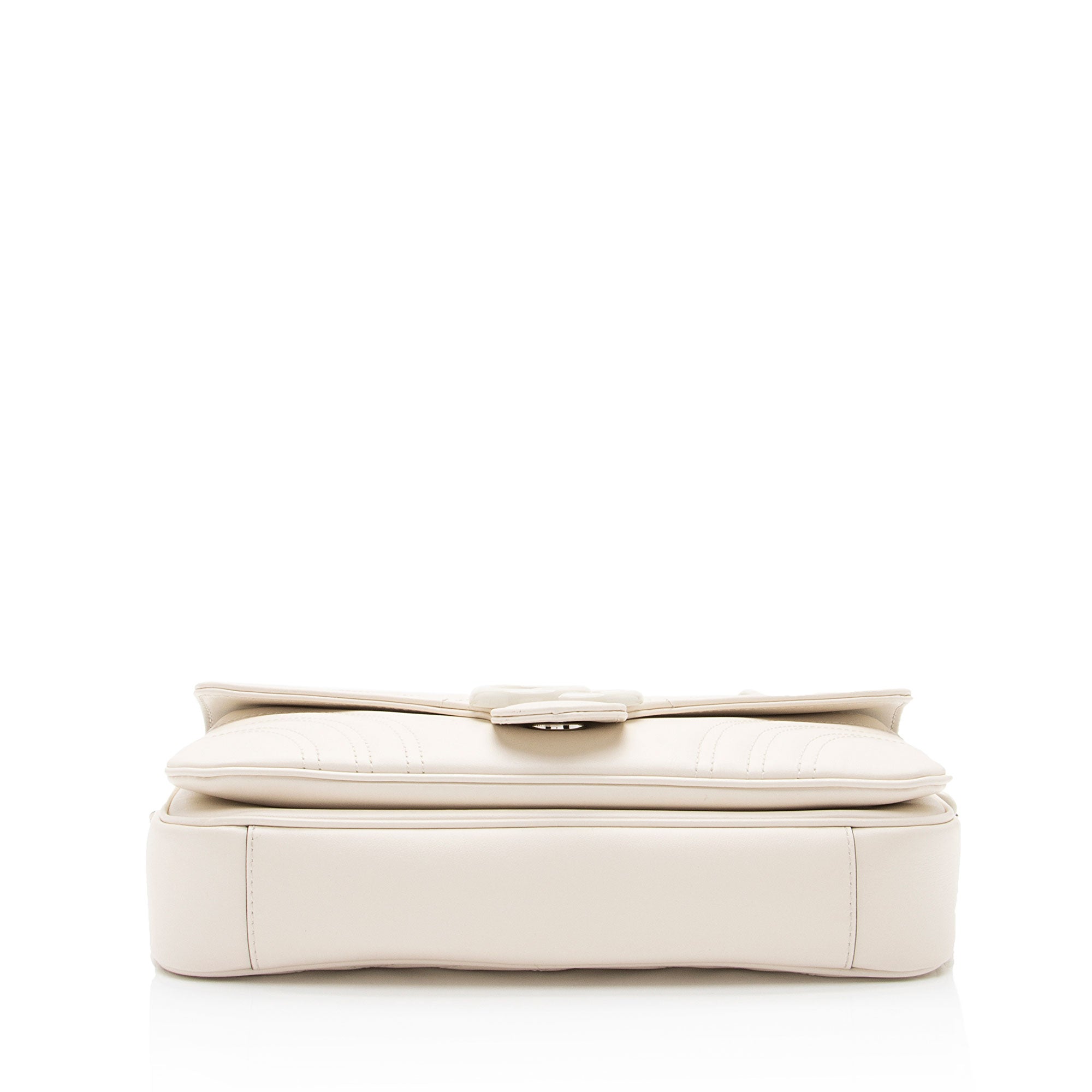 Gucci Matelasse Leather GG Marmont Monochrome Small Flap Shoulder Bag (SHF-KTzQNK)