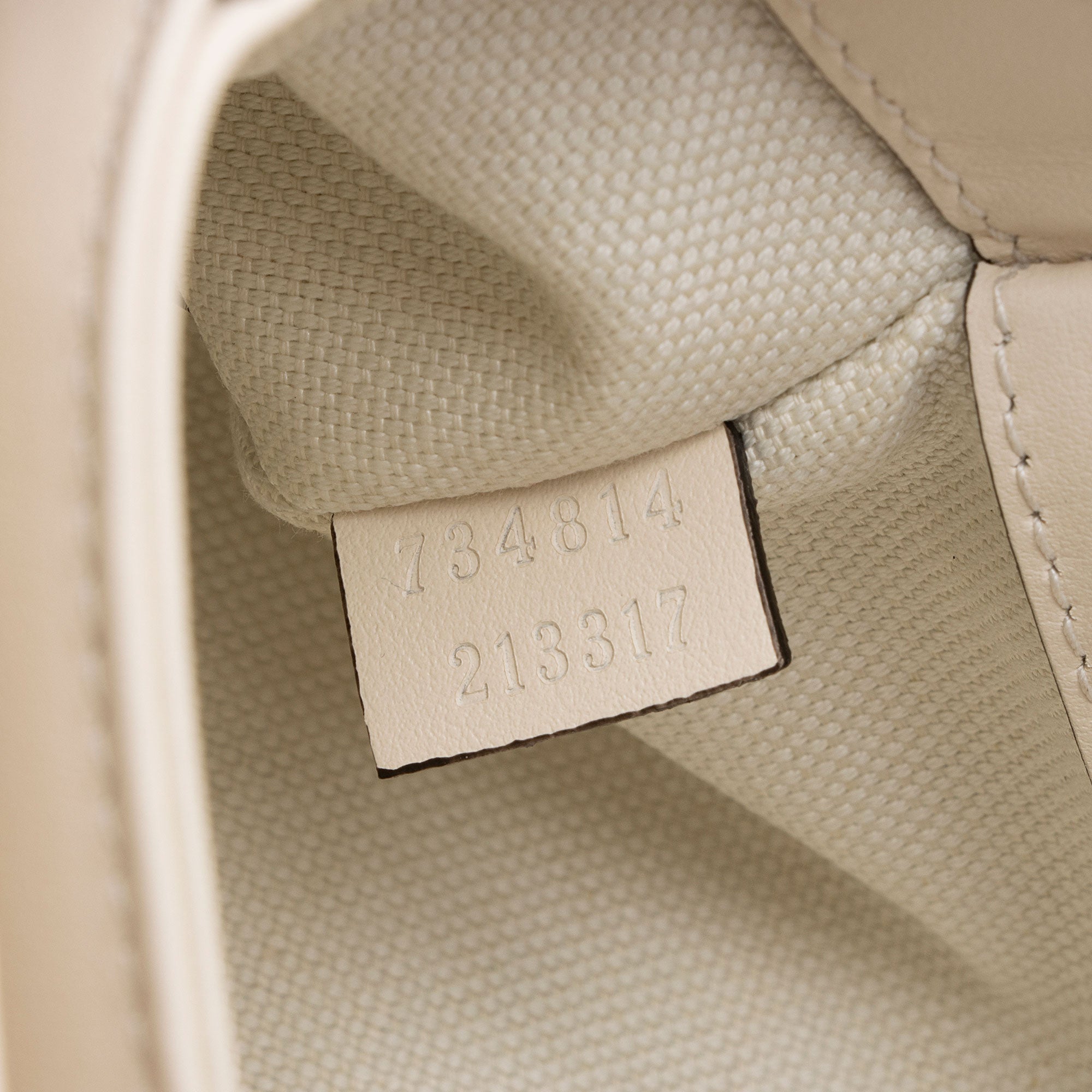 Gucci Matelasse Leather GG Marmont Monochrome Small Flap Shoulder Bag (SHF-KTzQNK)