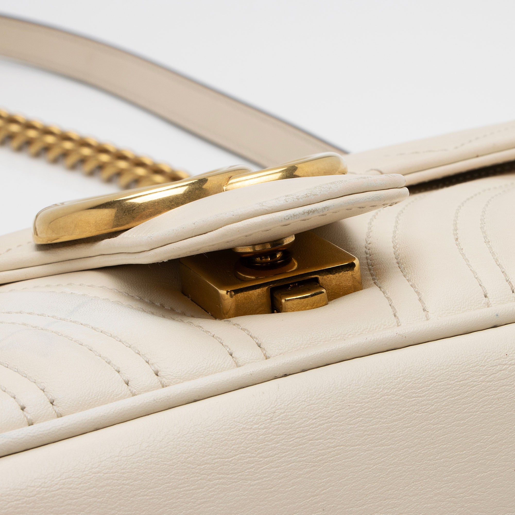 Gucci Matelasse Leather GG Marmont Small Flap Shoulder Bag (SHF-gduwv8)
