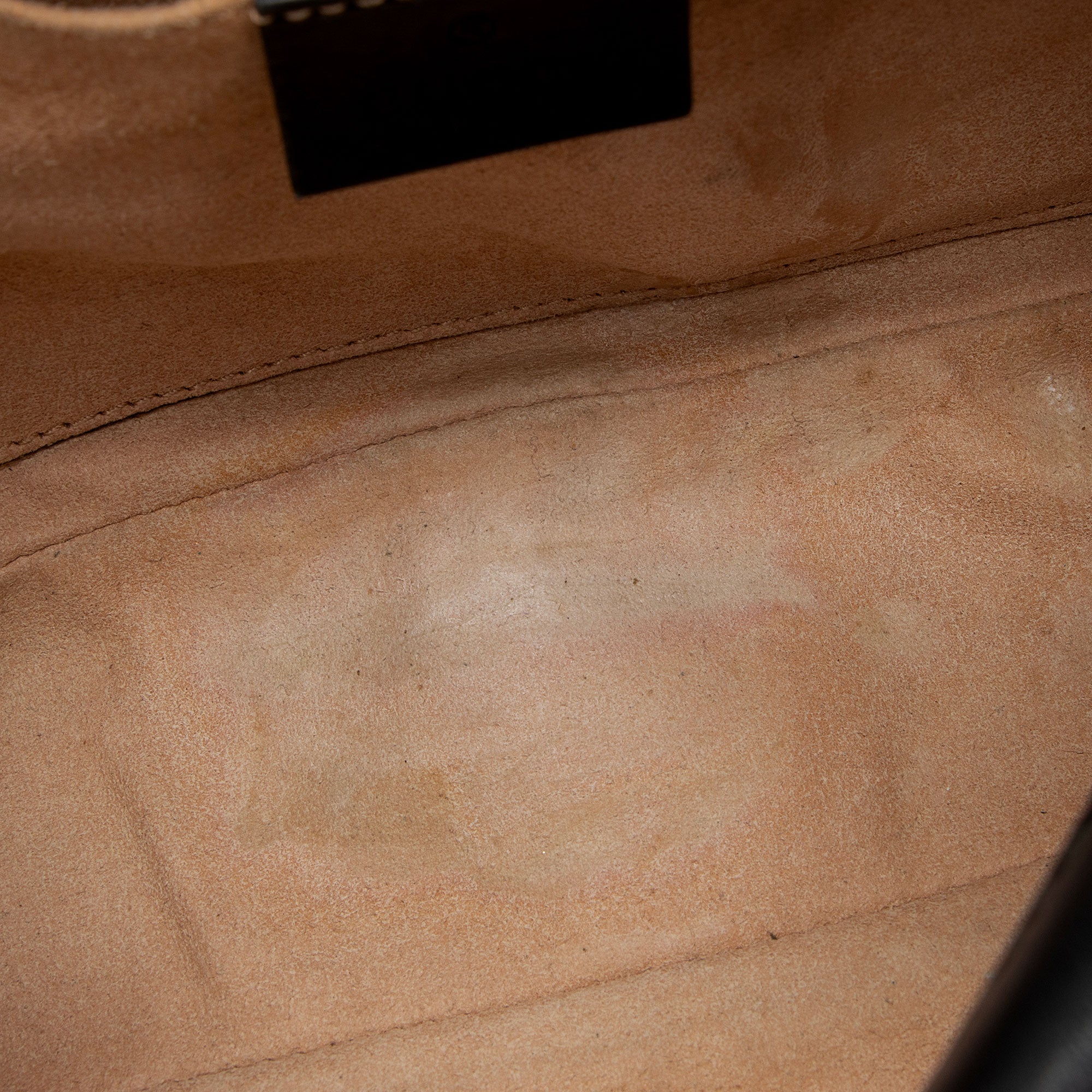 Gucci Matelasse Leather GG Marmont Small Shoulder Bag (SHF-FVS5c3)