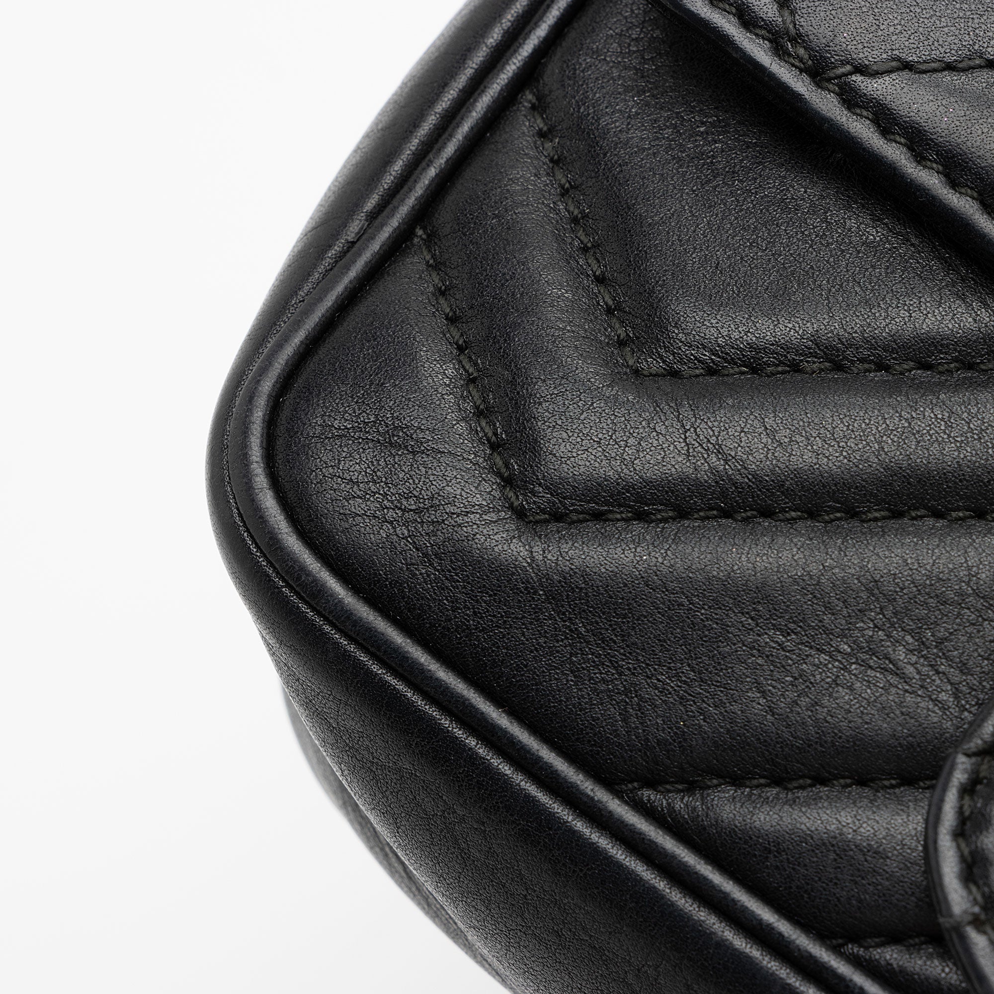 Gucci Matelasse Leather GG Marmont Super Mini Bag (SHF-PG5W8B)