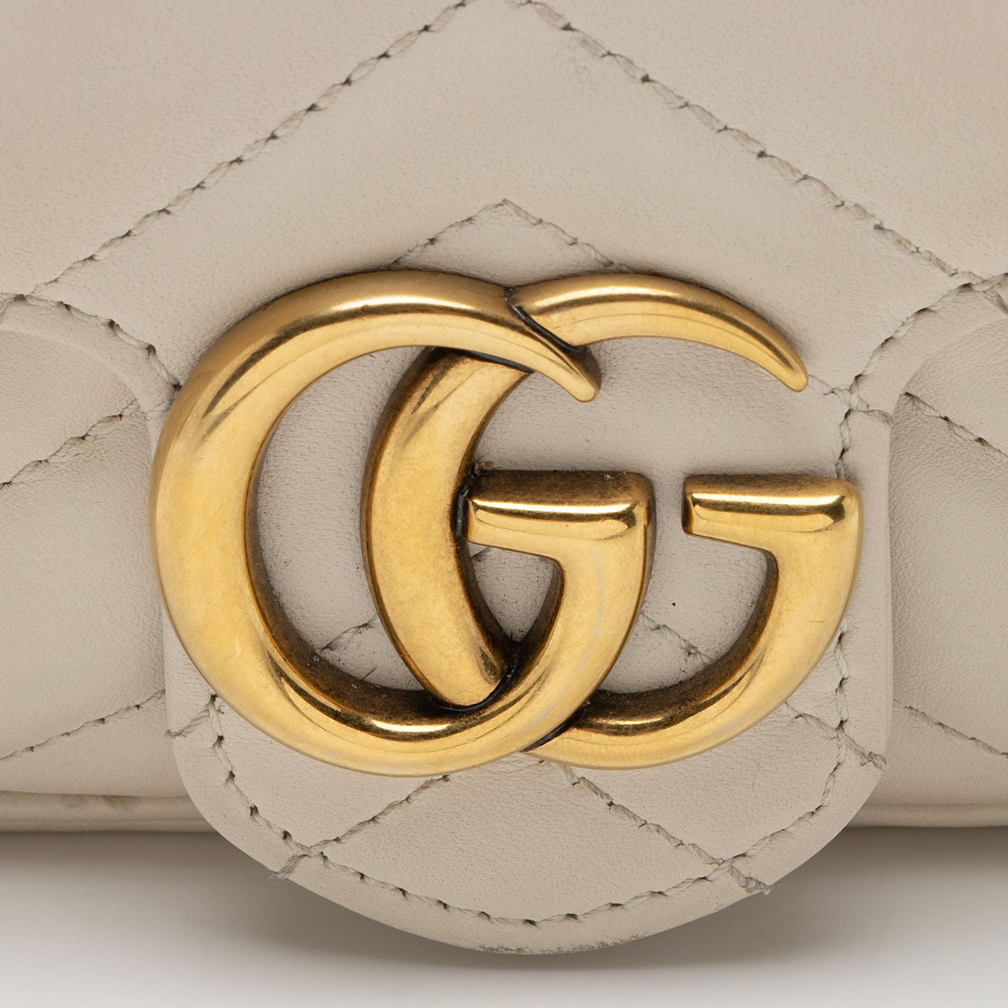 Gucci Matelasse Leather GG Marmont Super Mini Flap Bag (SHF-beHFsH)