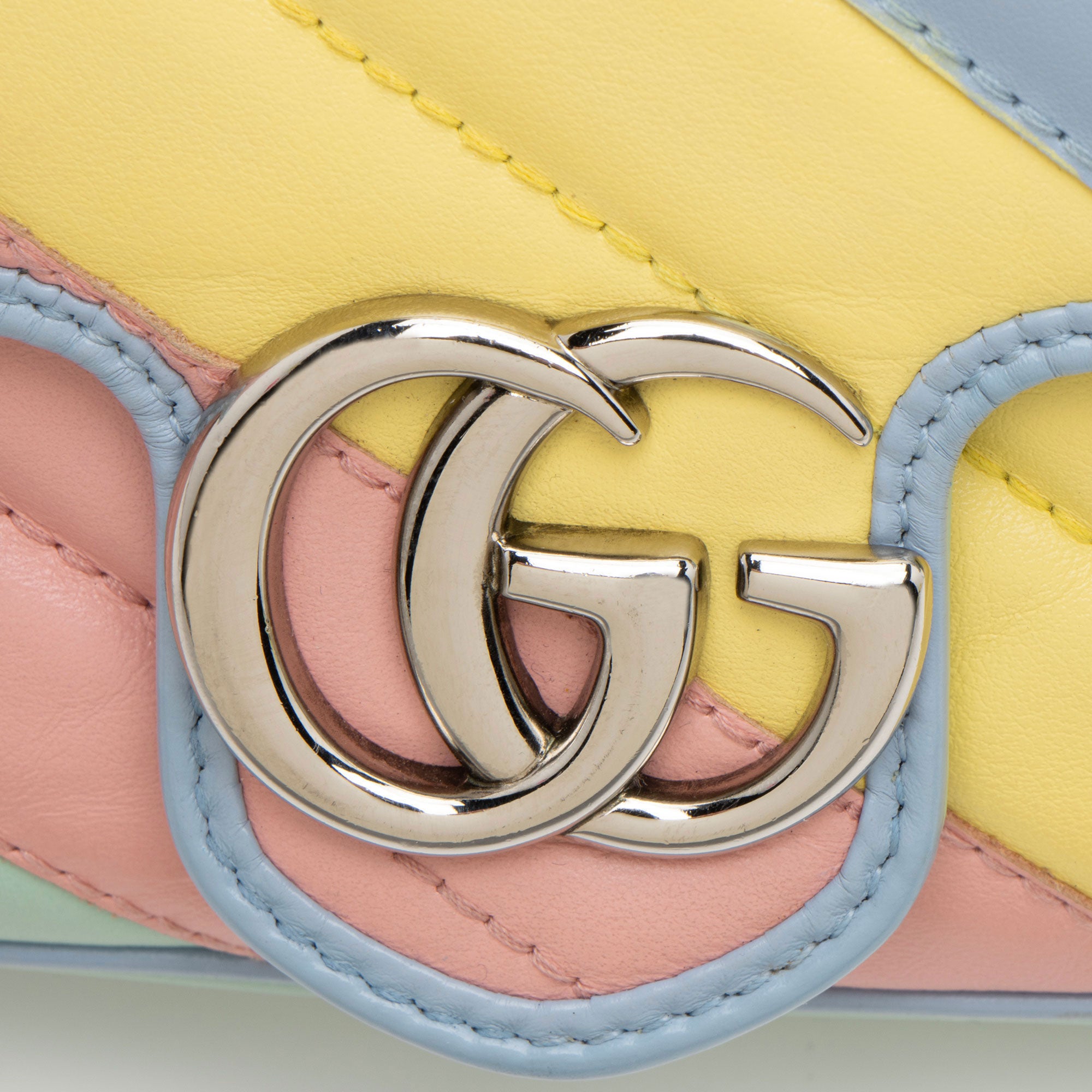 Gucci Matelasse Leather GG Marmont Super Mini Flap Bag (SHF-LovLEQ)