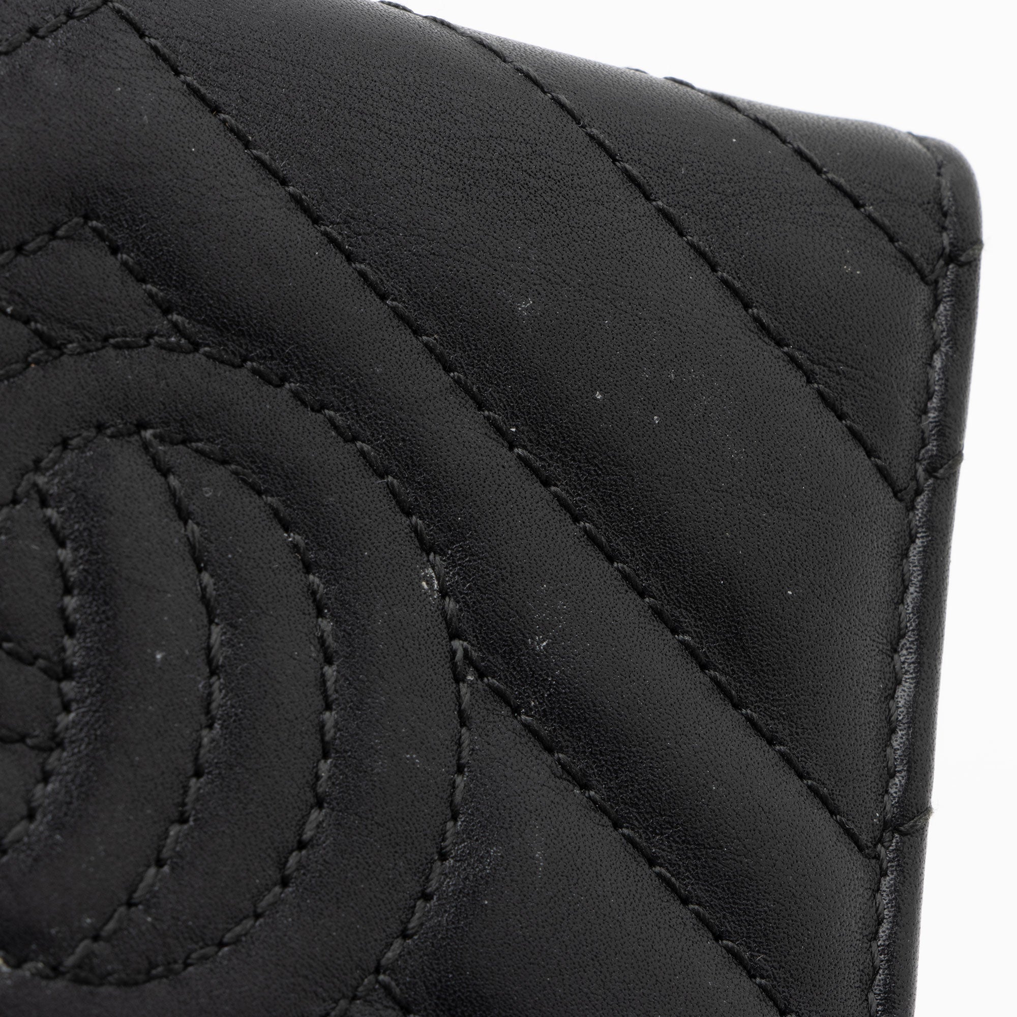Gucci Matelasse Leather GG Marmont Trifold Wallet