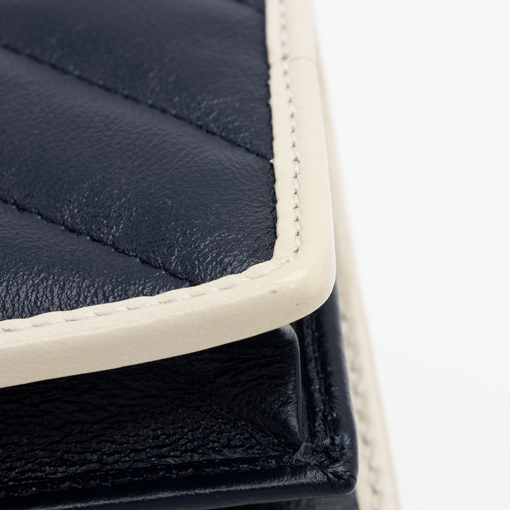 Gucci Matelasse Leather Torchon GG Marmont Card Case Wallet (SHF-ZIofPZ)