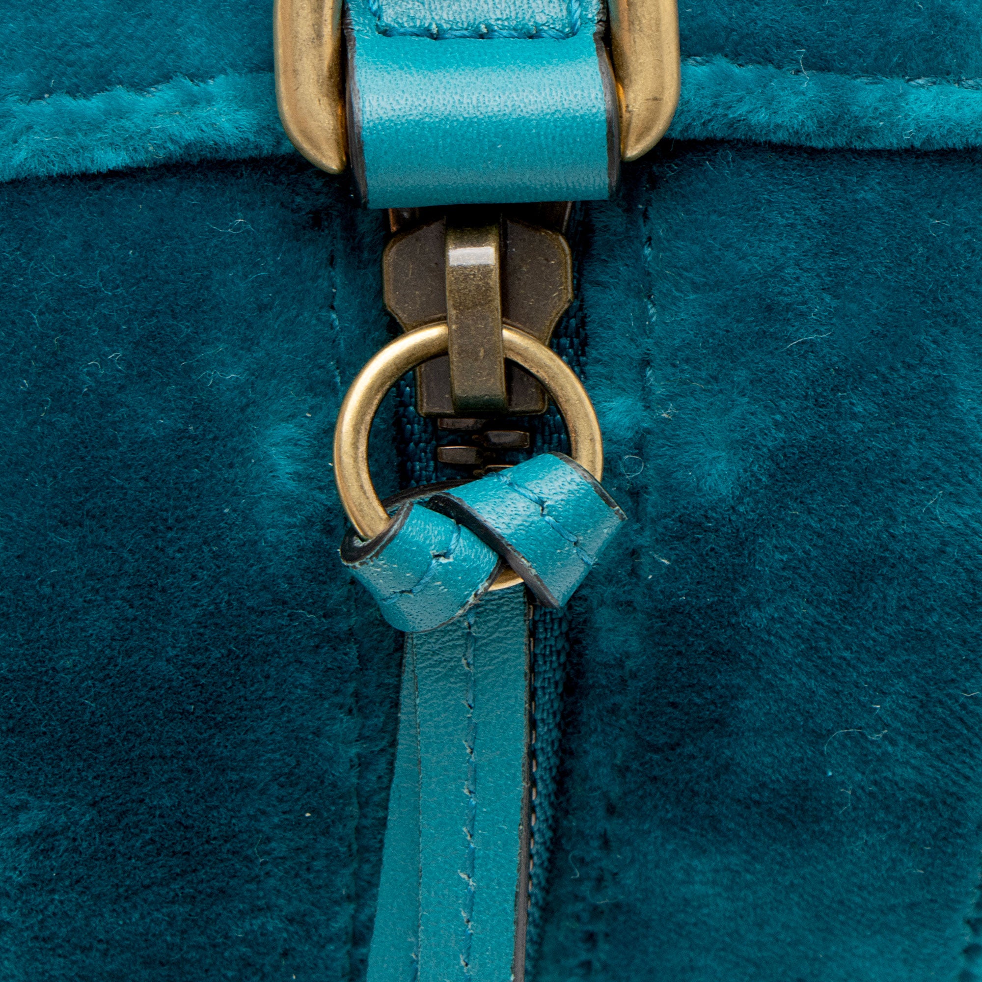 Gucci Matelasse Velvet GG Marmont Small Shoulder Bag (SHF-YA81zd)