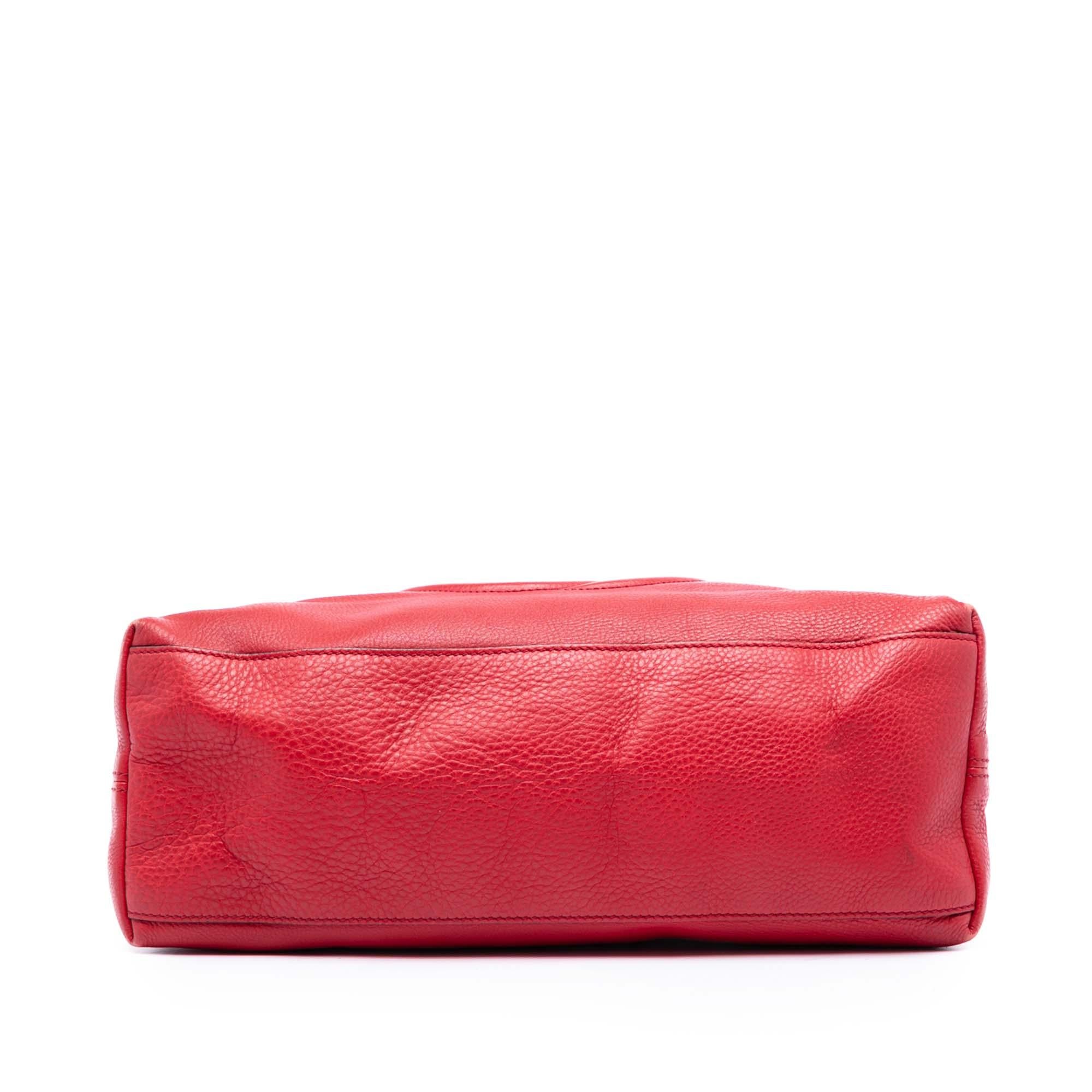 Gucci Medium Calfskin Soho Chain Tote