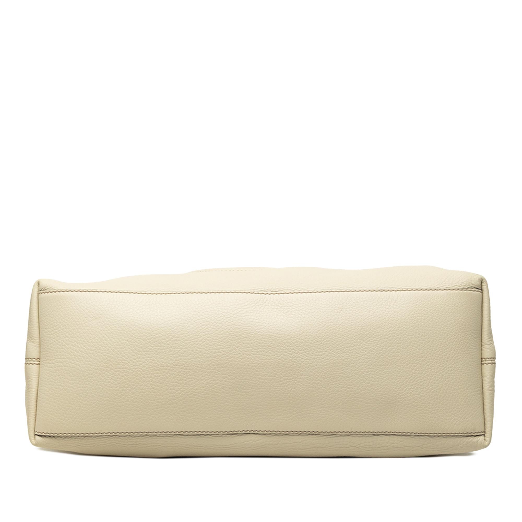 Gucci Medium Calfskin Soho Chain Tote