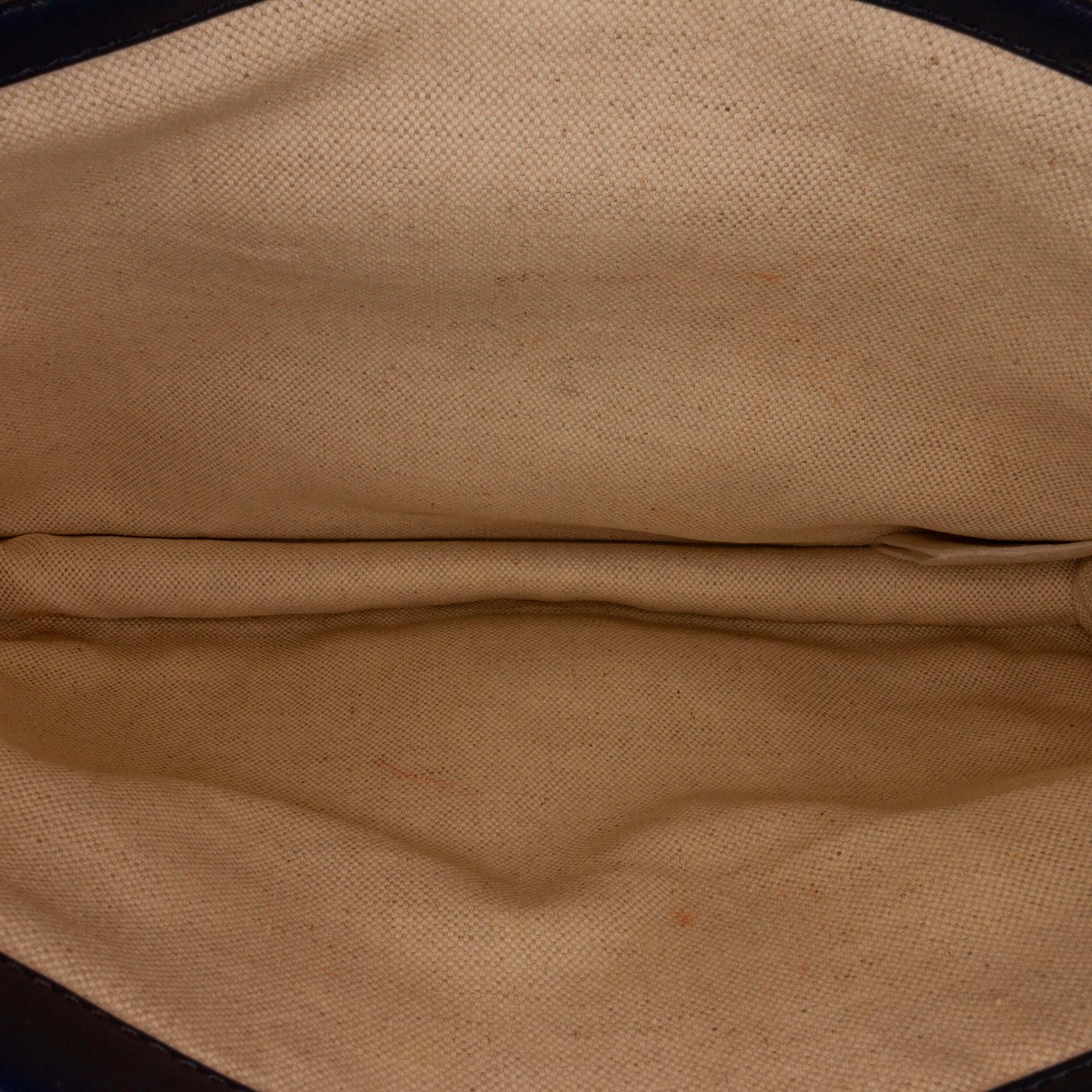 Gucci Medium Embellished Bee Dionysus Shoulder Bag (SHG-VKbgfx)