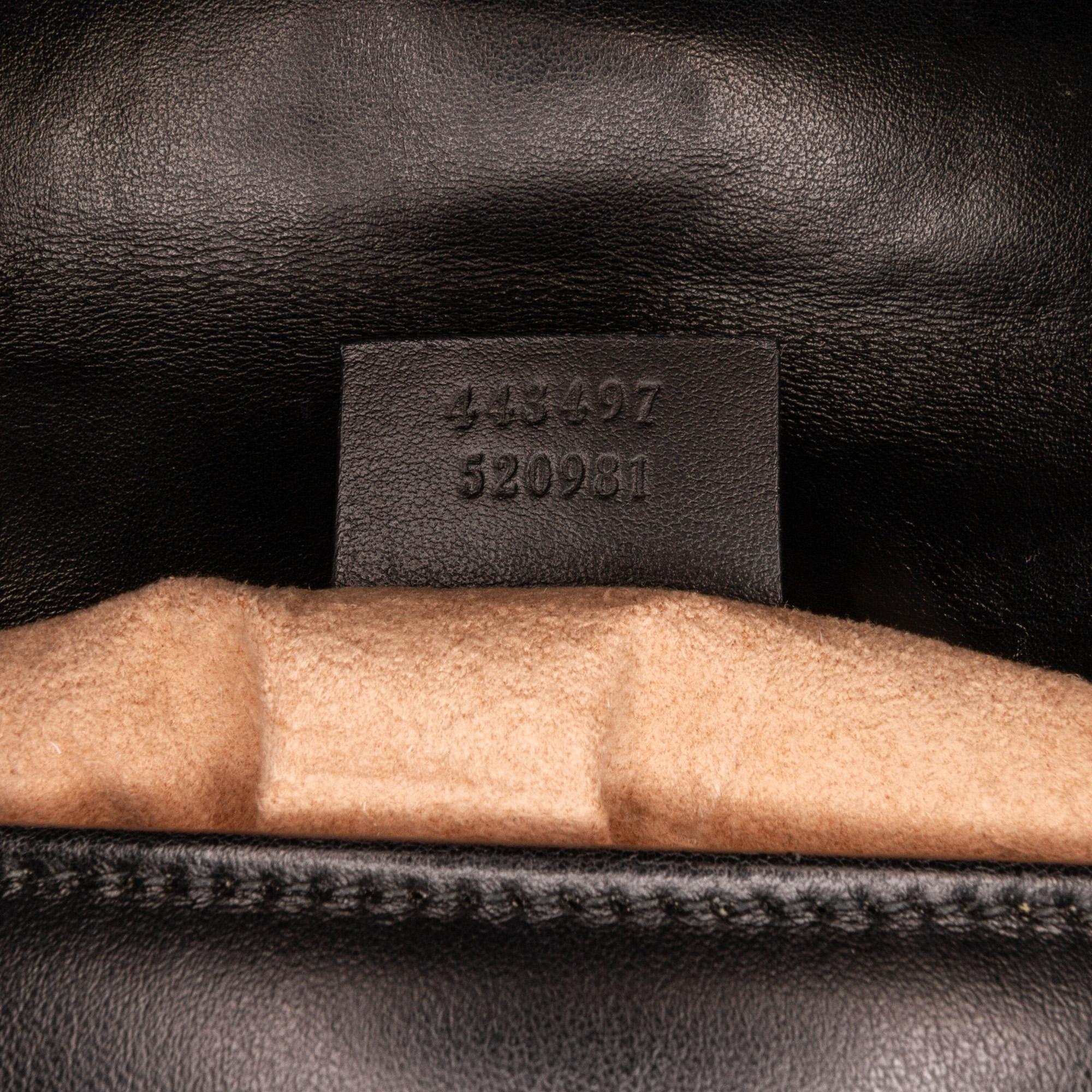 Gucci Medium GG Marmont Matelasse Crossbody (SHG-4Kd9cl)