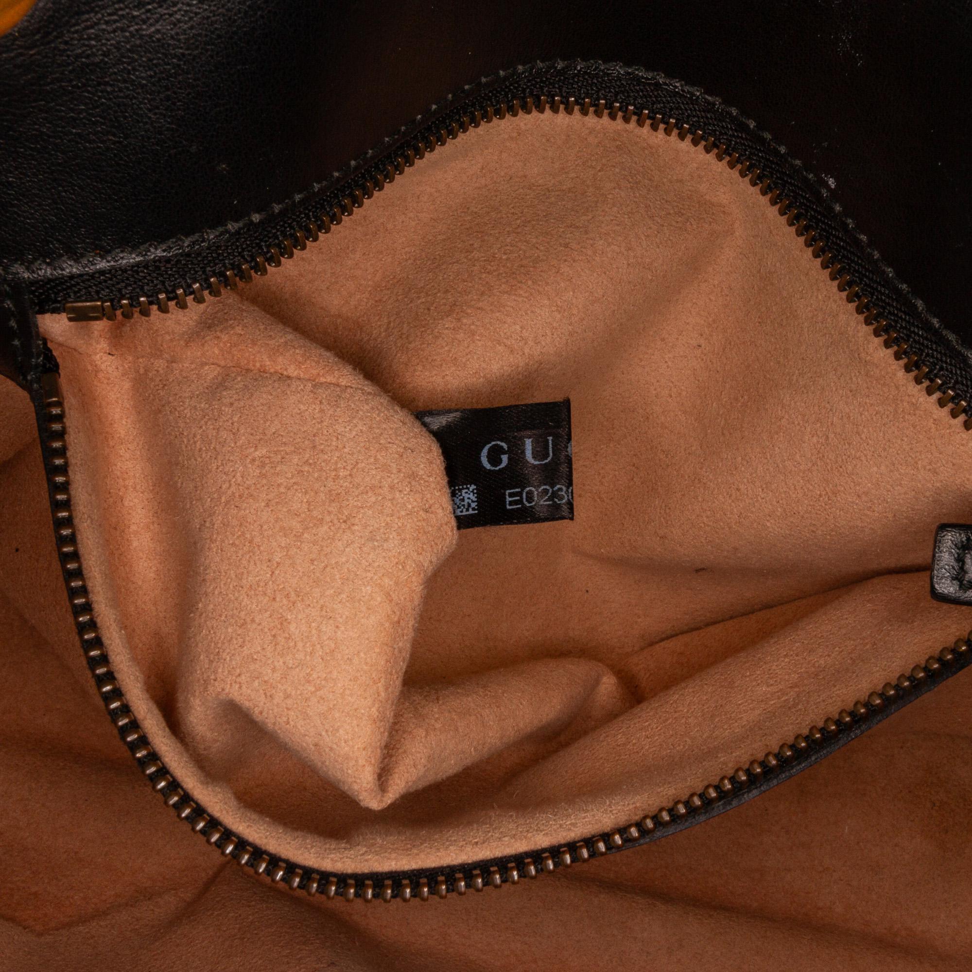 Gucci Medium GG Marmont Matelasse Crossbody (SHG-4Kd9cl)