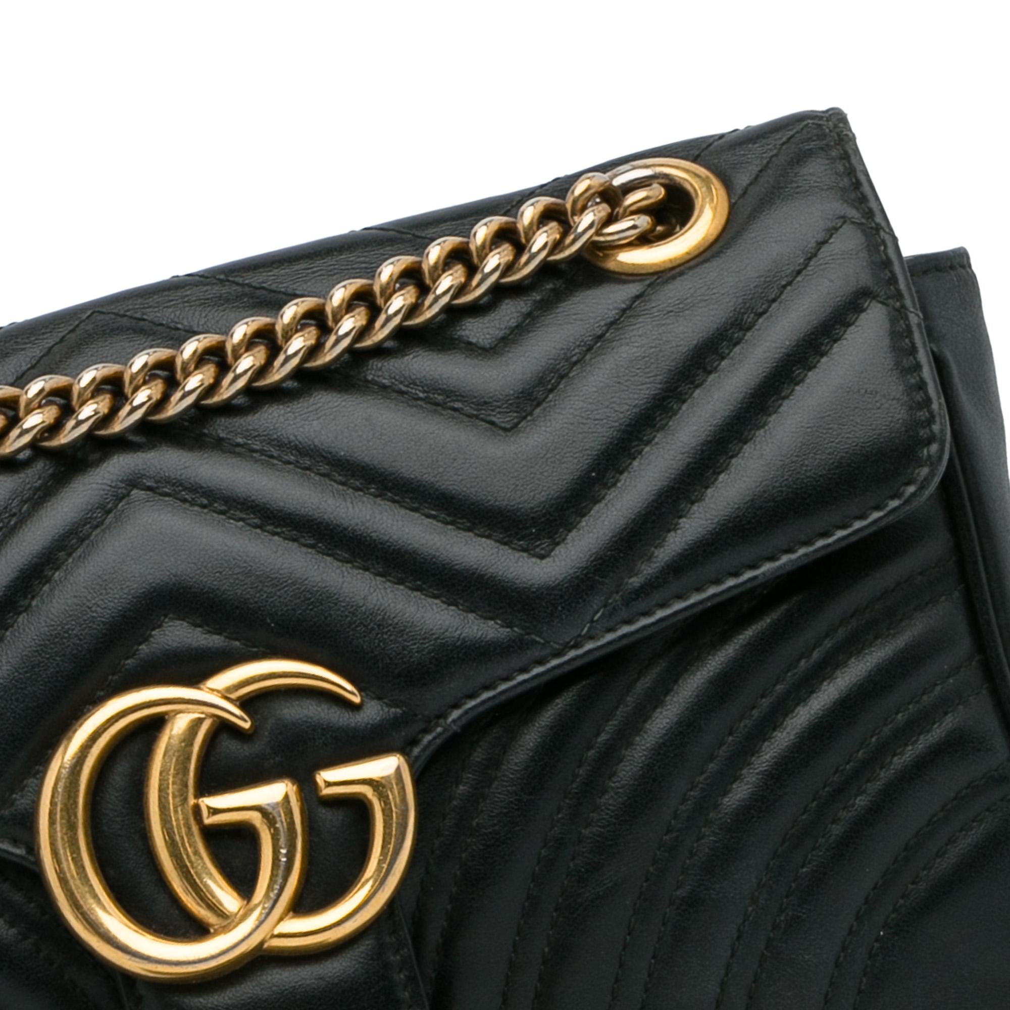 Gucci Medium GG Marmont Matelasse Crossbody (SHG-4Kd9cl)
