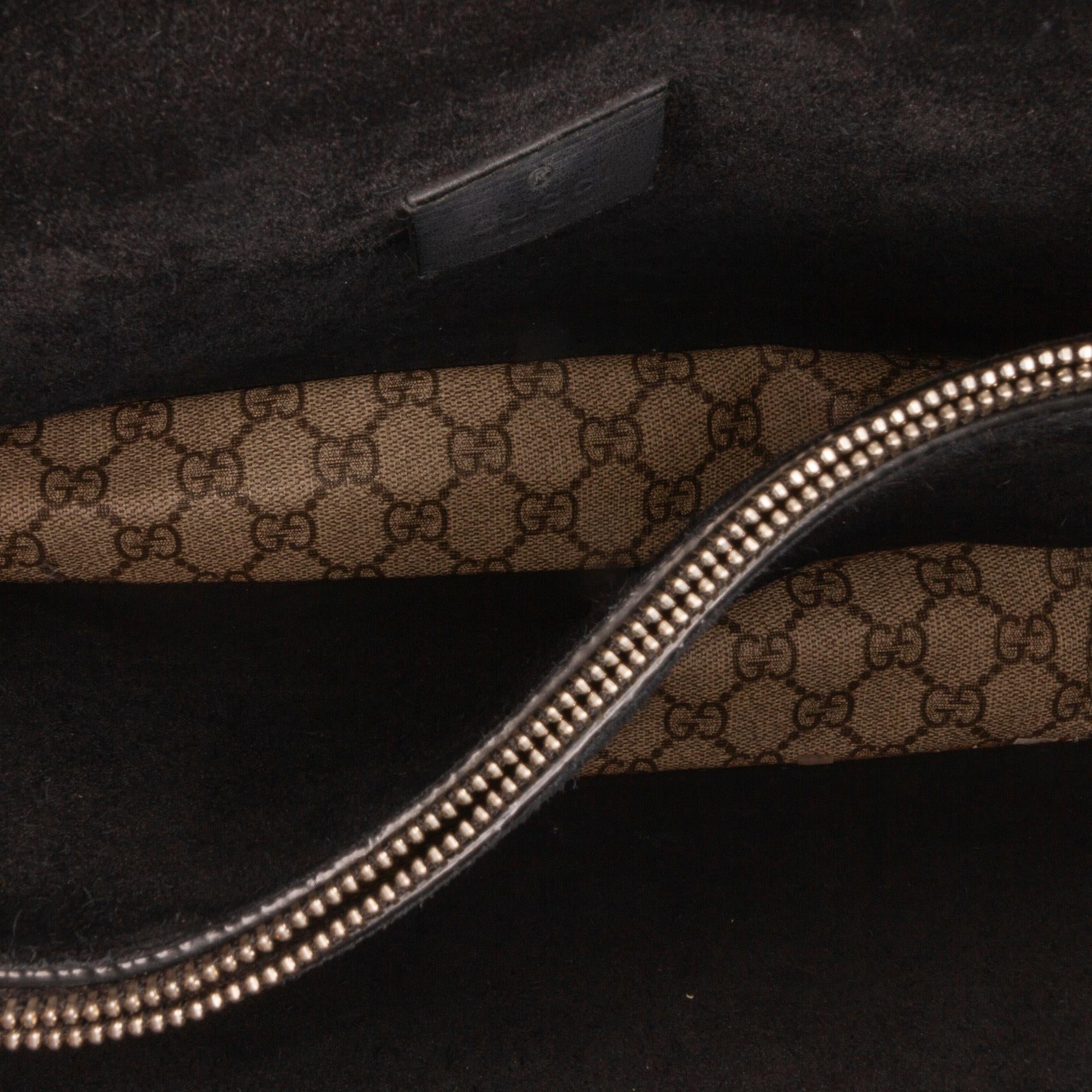 Gucci Medium GG Supreme Dionysus Shoulder Bag (SHG-NJpfES)