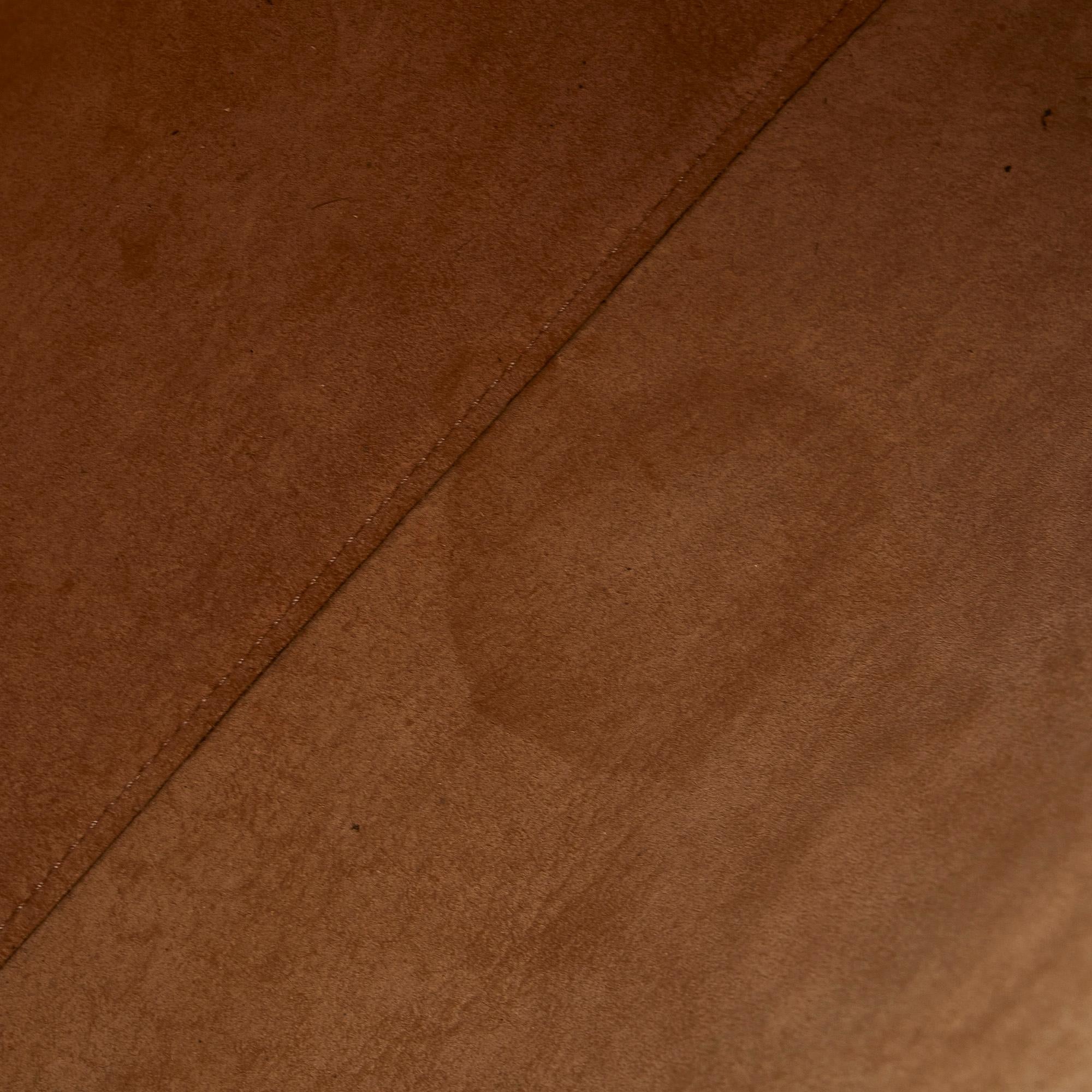 Gucci Medium Logo-Embossed XL Tote Bag (SHG-jnSovi)