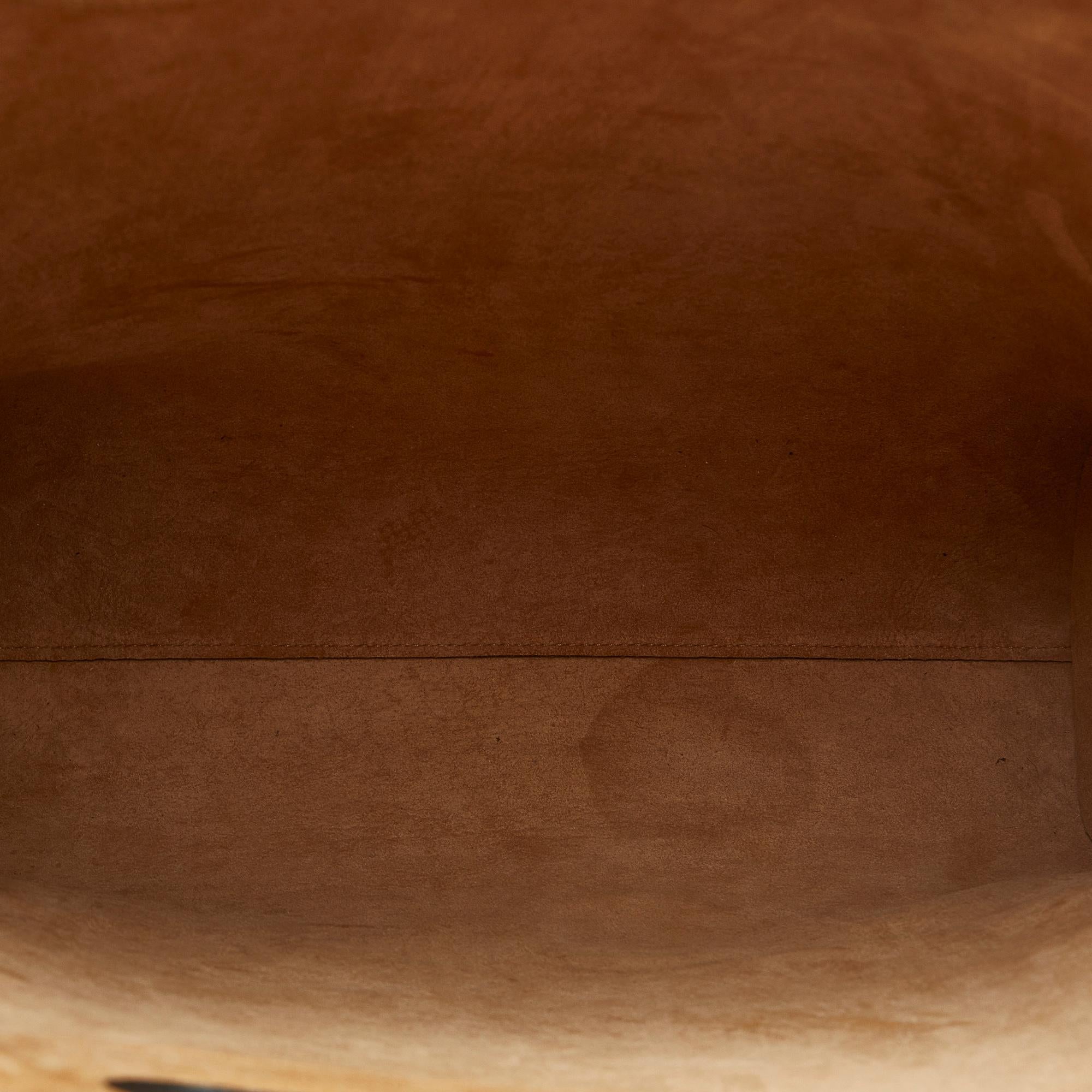 Gucci Medium Logo-Embossed XL Tote Bag (SHG-jnSovi)