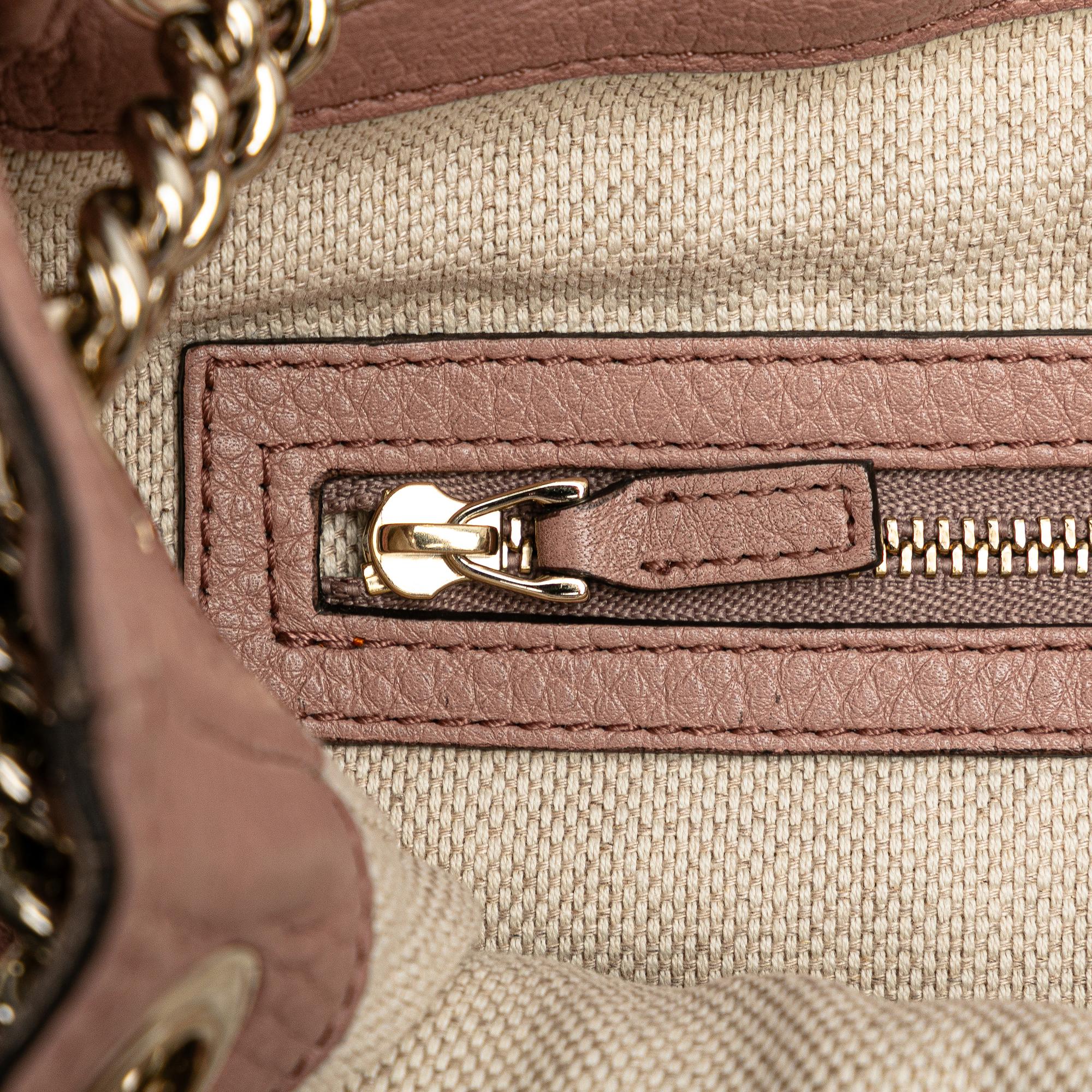 Gucci Medium Soho Chain Tote (SHG-wQHoQ0)