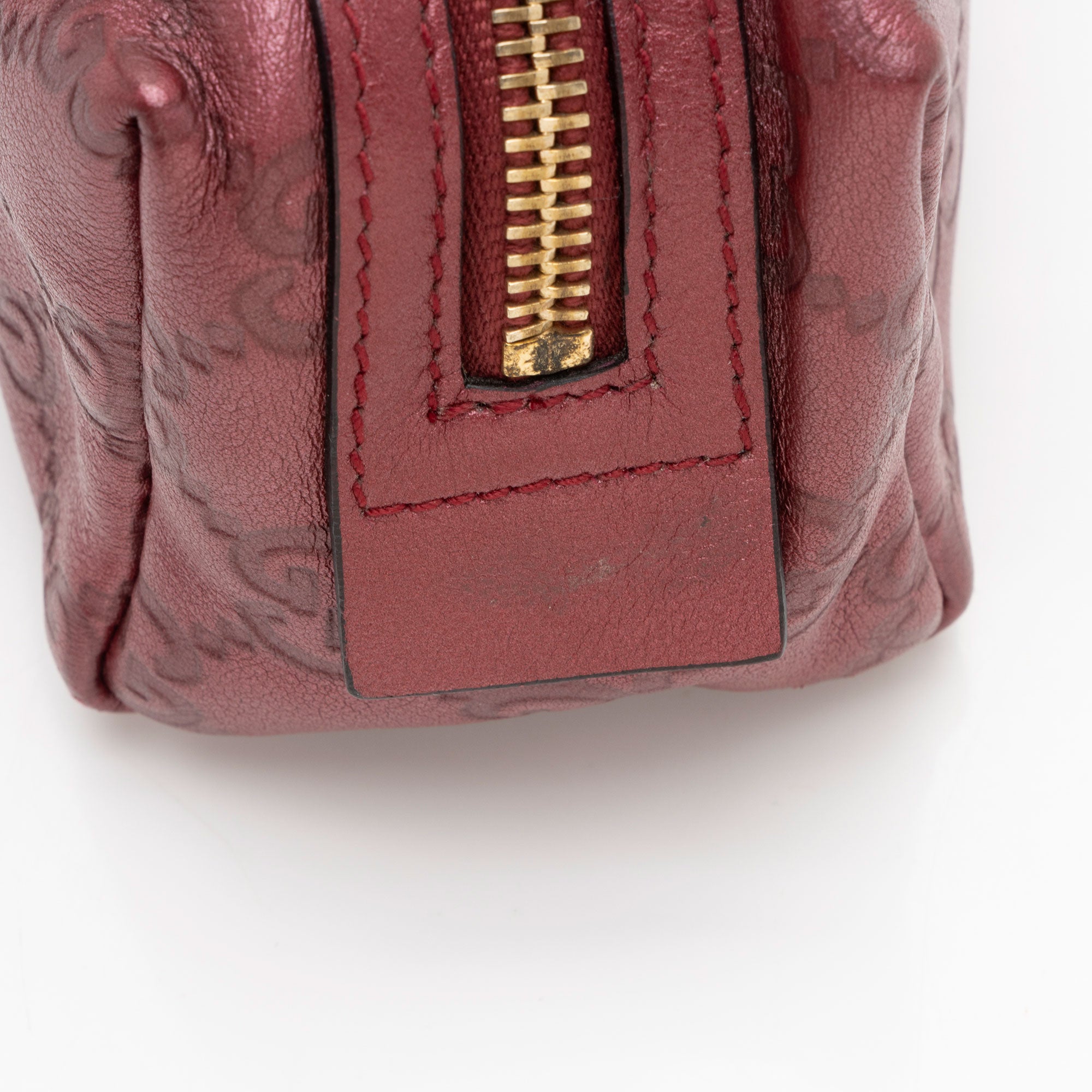 Gucci Metallic Guccissima Leather Cosmetic Case (SHF-GVRdPQ)