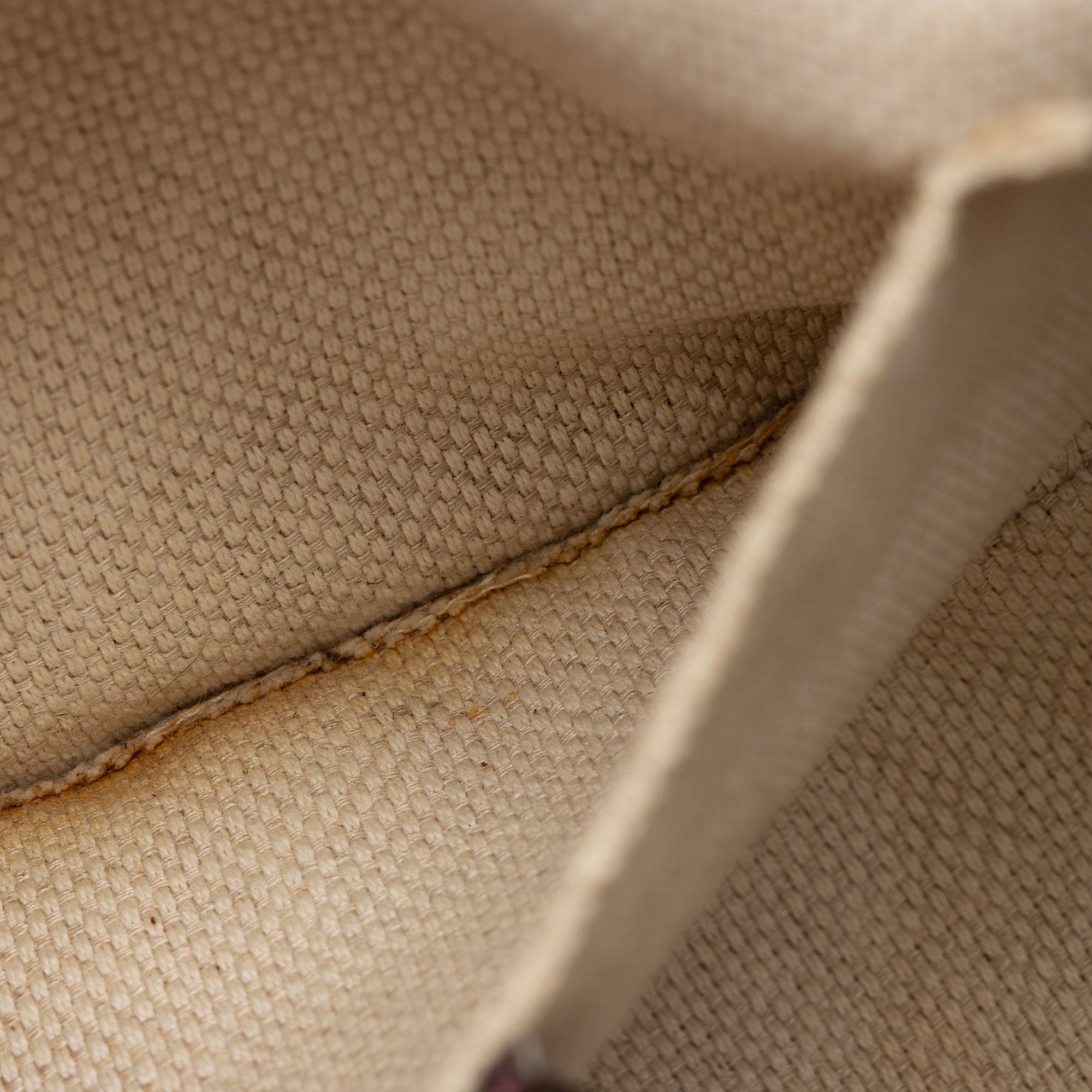 Gucci Metallic Leather Soho Disco Bag (SHF-ABYRP2)