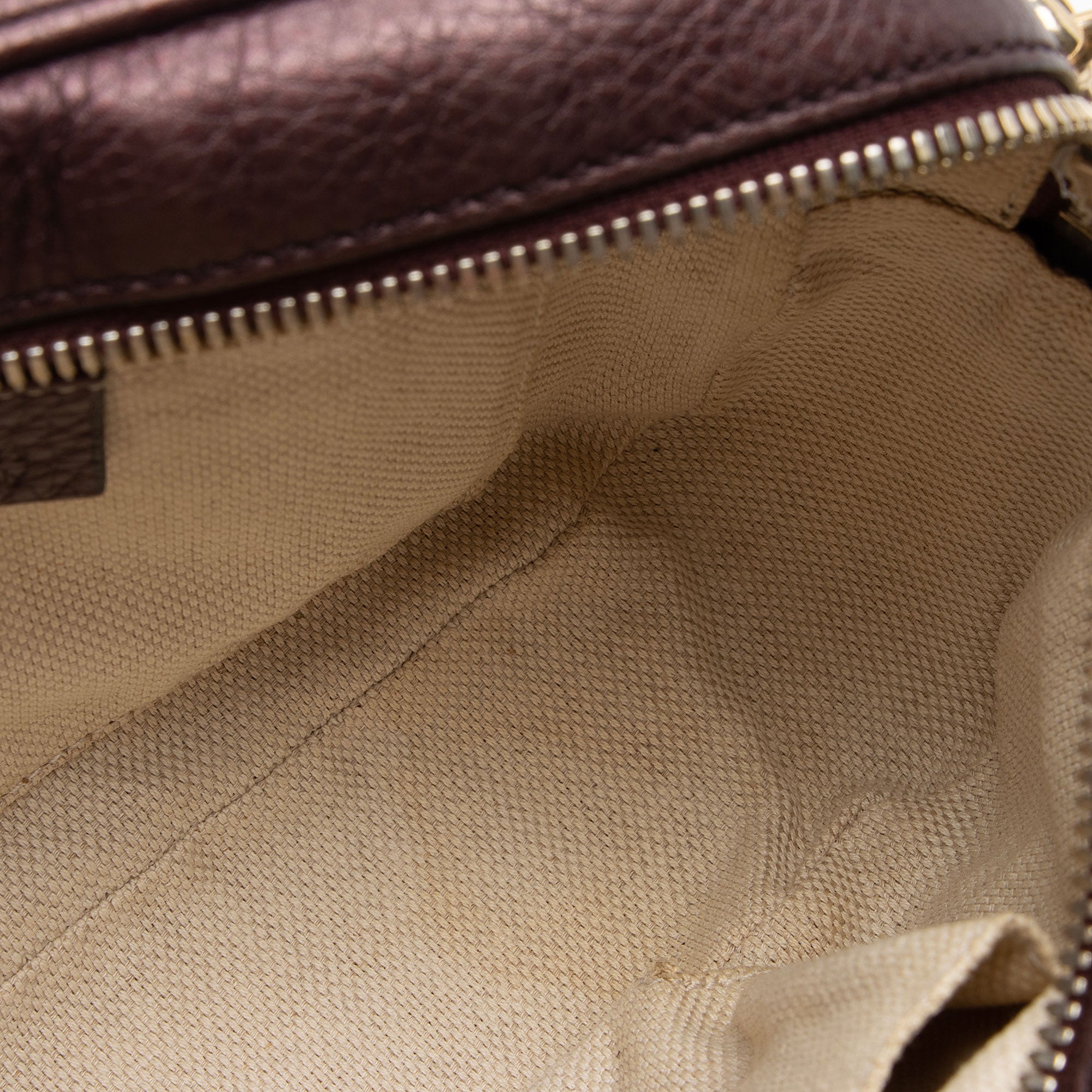 Gucci Metallic Leather Soho Disco Bag (SHF-ABYRP2)