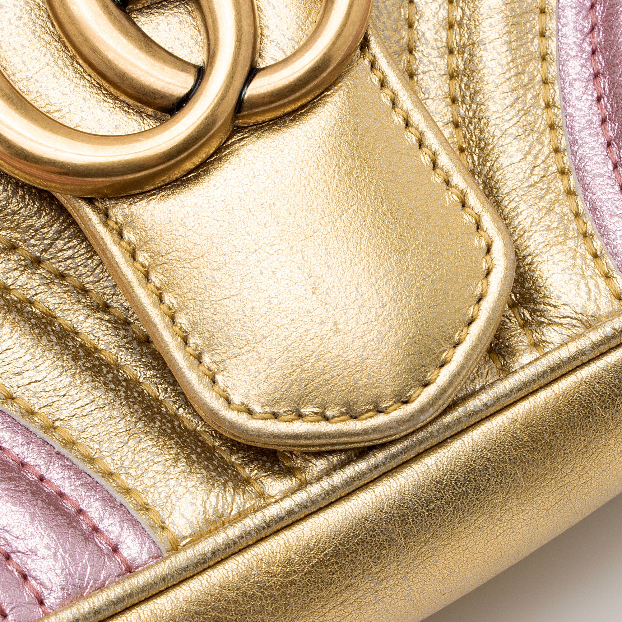 Gucci Metallic Matelasse Leather GG Marmont Mini Flap Shoulder Bag (SHF-6l0XWs)