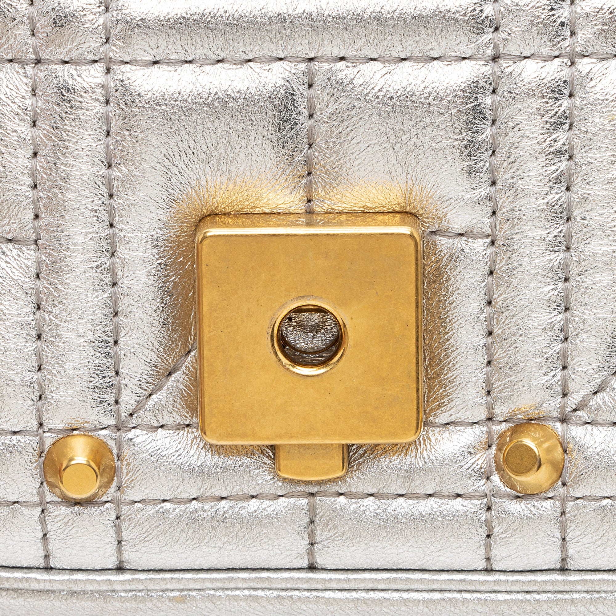 Gucci Metallic Matelasse Leather Pearl GG Marmont Mini Flap Bag (SHF-PMv358)