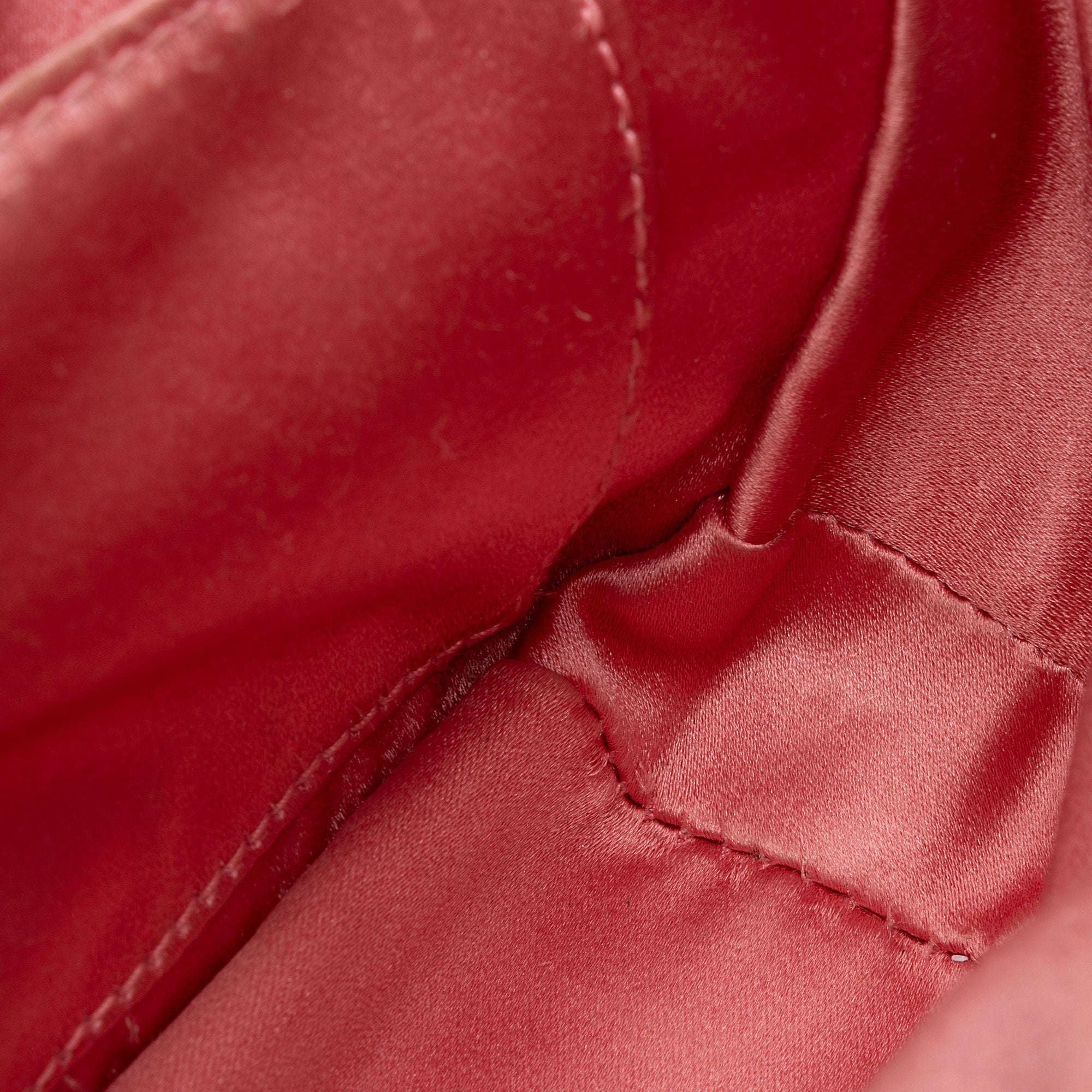 Gucci Metallic Matelasse Leather Pearl GG Marmont Mini Flap Bag (SHF-PMv358)